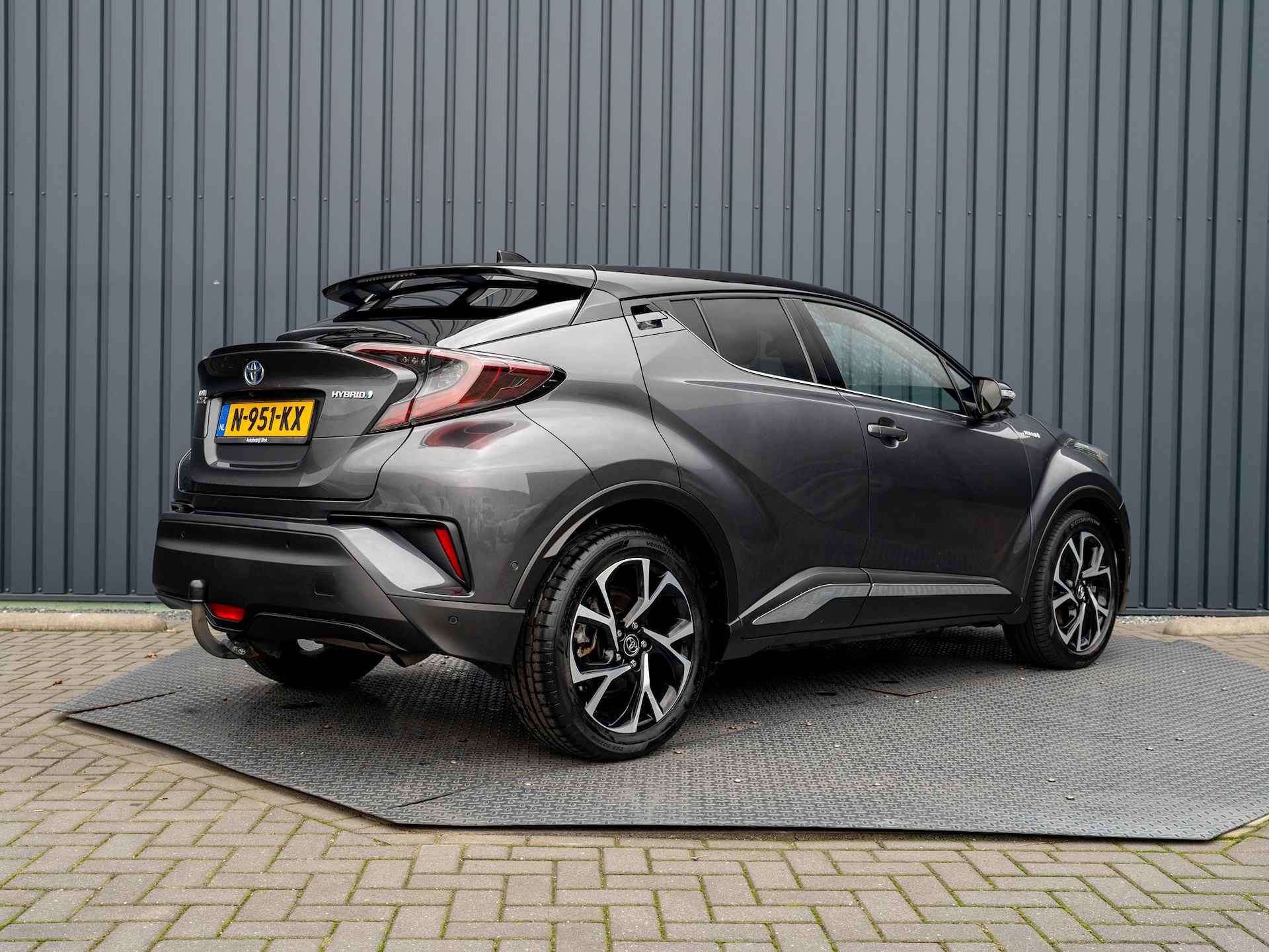 Toyota C-HR 1.8 Hybrid Bi-Tone Executive Ultimate | Trekhaak afnb. | Leder | JBL | Full LED | Prijs Rijklaar!! - 44/46