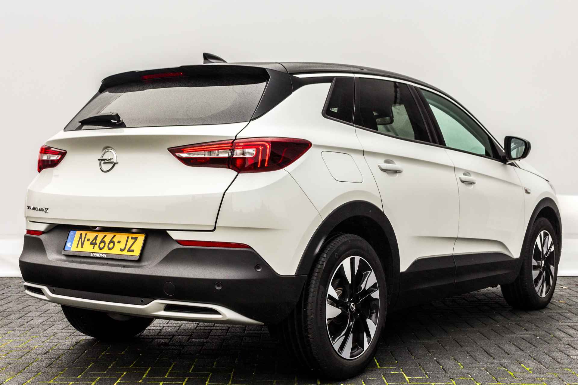 Opel Grandland X 1.2 131 PK Turbo Ultimate AUTOMAAT RIJKLAAR INCL: GARANTIE Climate | PDC V/A  | 18'' LMV | Navigatie  | Achteruitrij camera | Zwart Dak | - 3/8