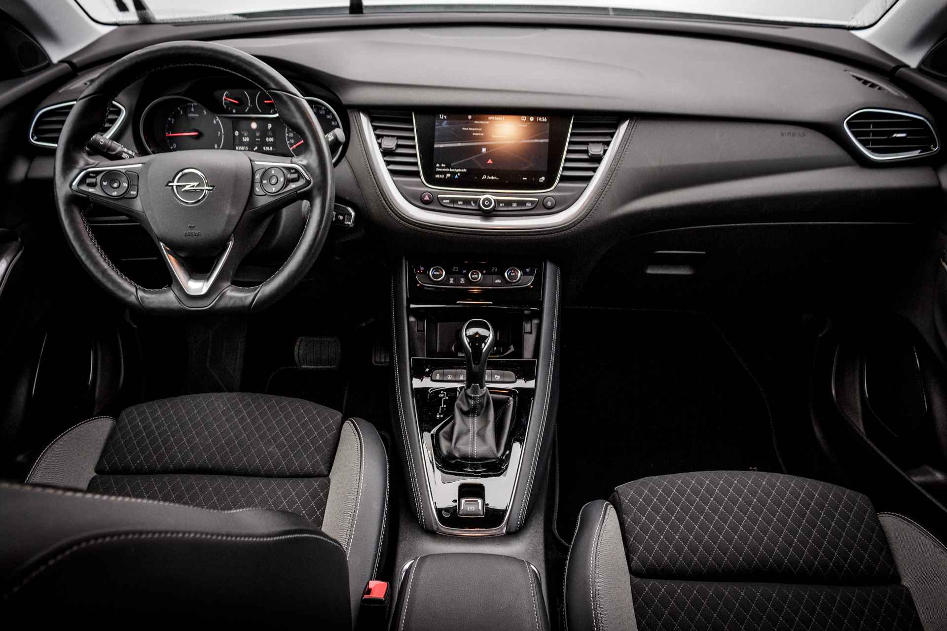 Opel Grandland X 1.2 131 PK Turbo Ultimate AUTOMAAT RIJKLAAR INCL: GARANTIE Climate | PDC V/A  | 18'' LMV | Navigatie  | Achteruitrij camera | Zwart Dak | - 5/8