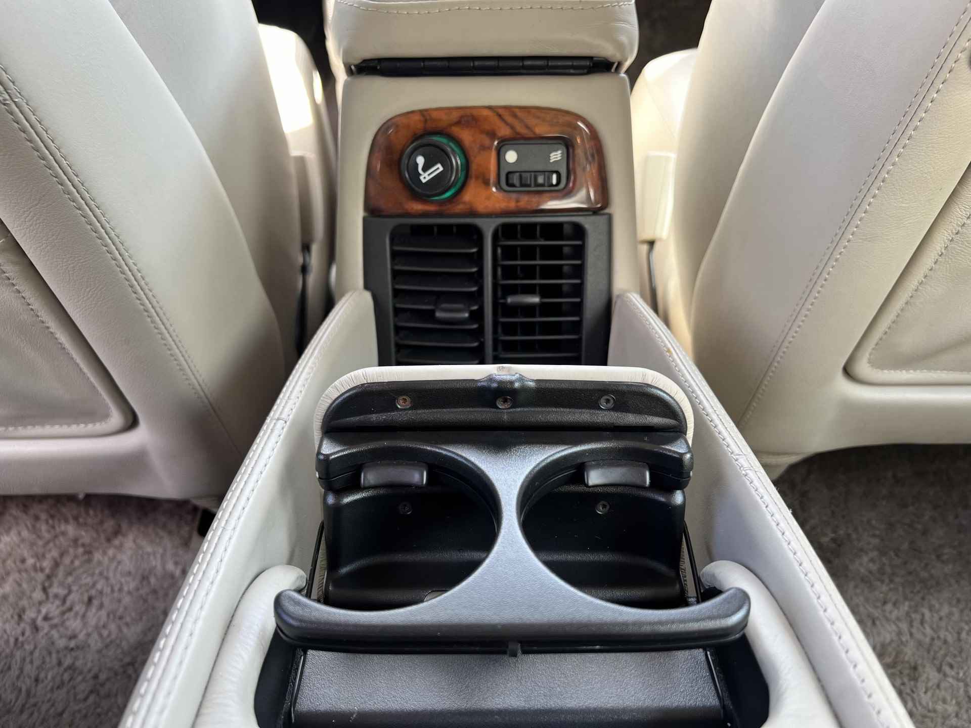 Daimler 4.0 V8 /Topstaat Youngtimer/Beige Leder/Stoelverwarming V+A/Elektr. Stoelen V+A/Clima&Cruise Control/Apple Carplay/(MET GARANTIE*) - 32/38