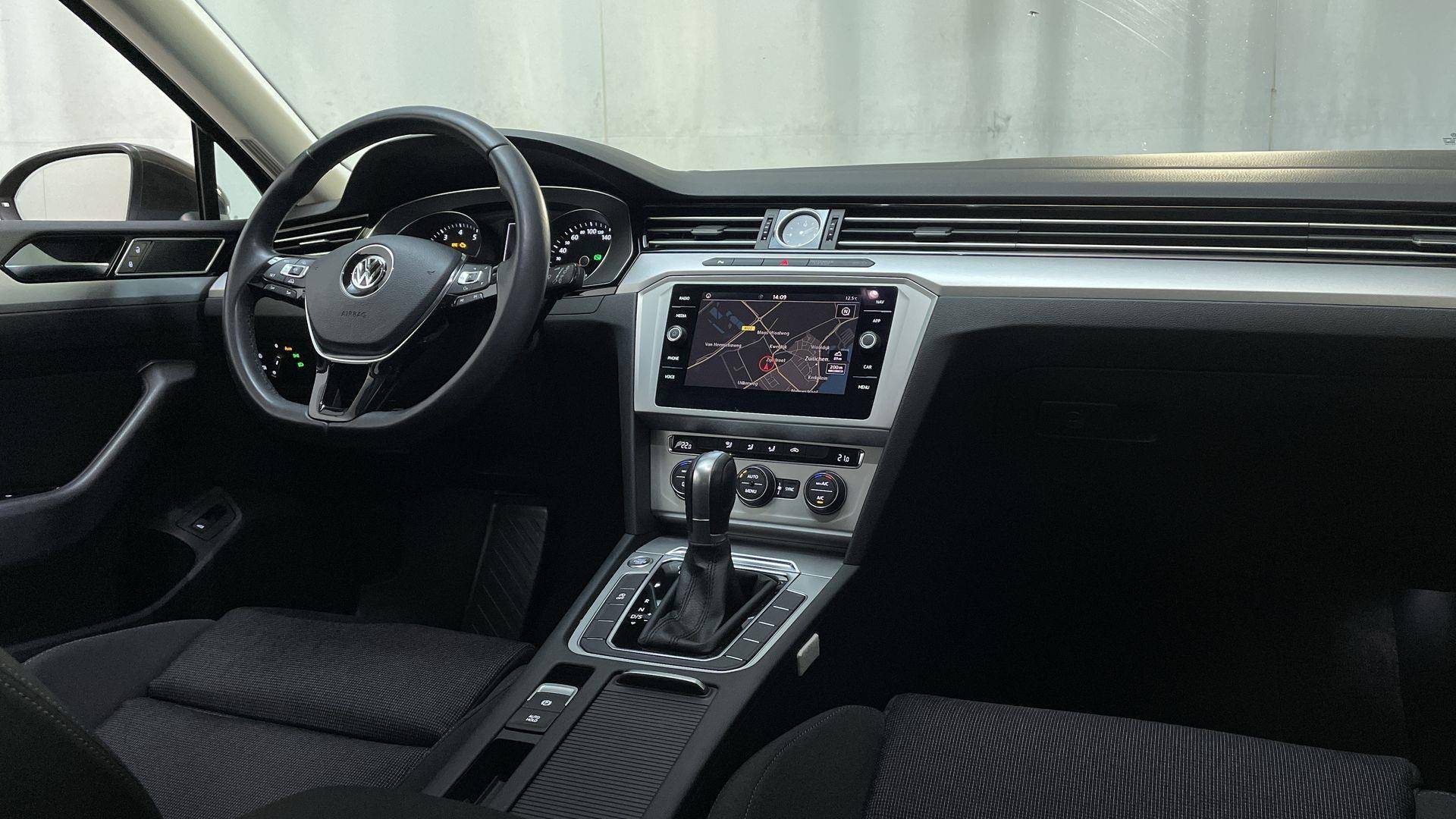 Volkswagen Passat Variant 1.4 TSI DSG Comfortline Navigatie DAB+ Parkeersensoren - 3/28