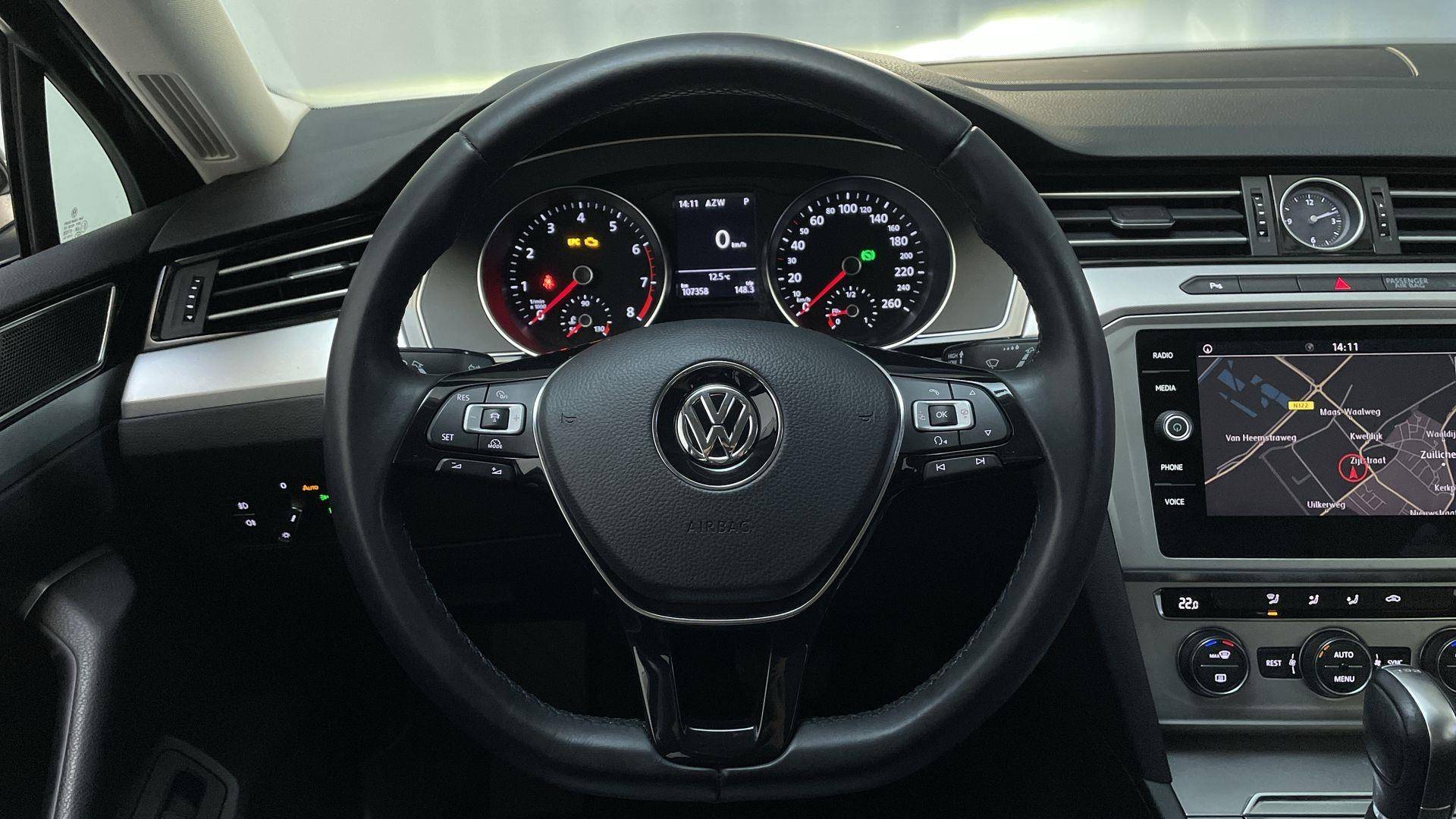 Volkswagen Passat Variant 1.4 TSI DSG Comfortline Navigatie DAB+ Parkeersensoren - 14/28
