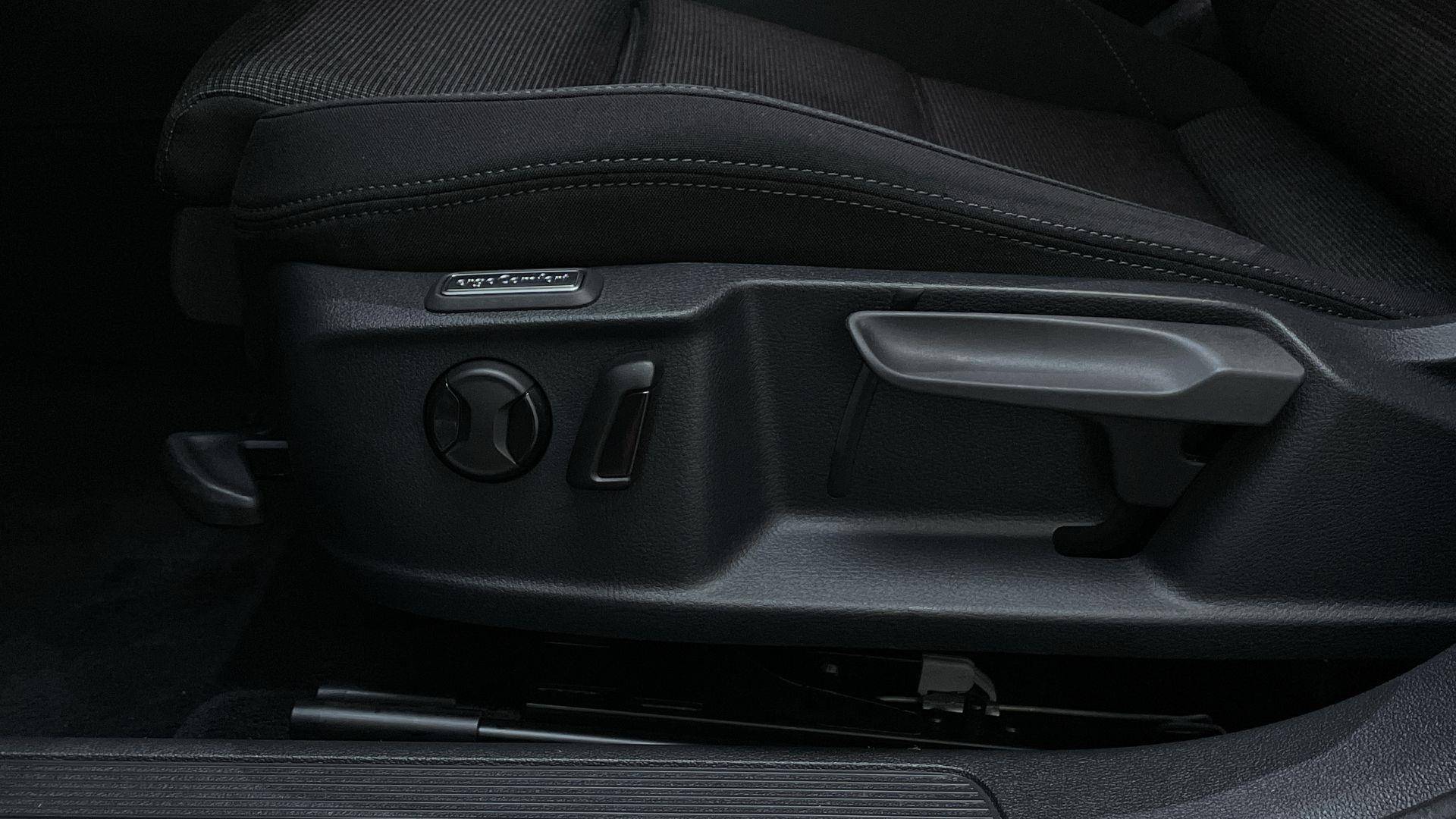 Volkswagen Passat Variant 1.4 TSI DSG Comfortline Navigatie DAB+ Parkeersensoren - 23/28