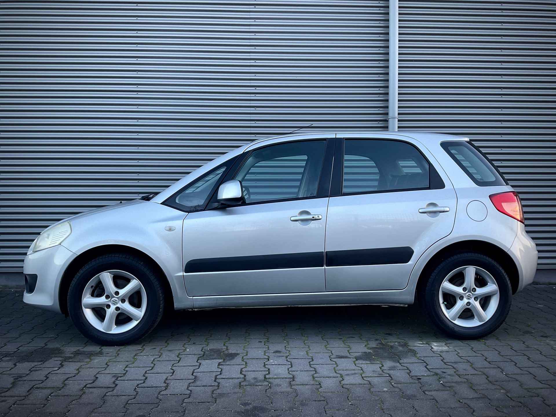 Suzuki SX4 1.6 Comfort - 2/19