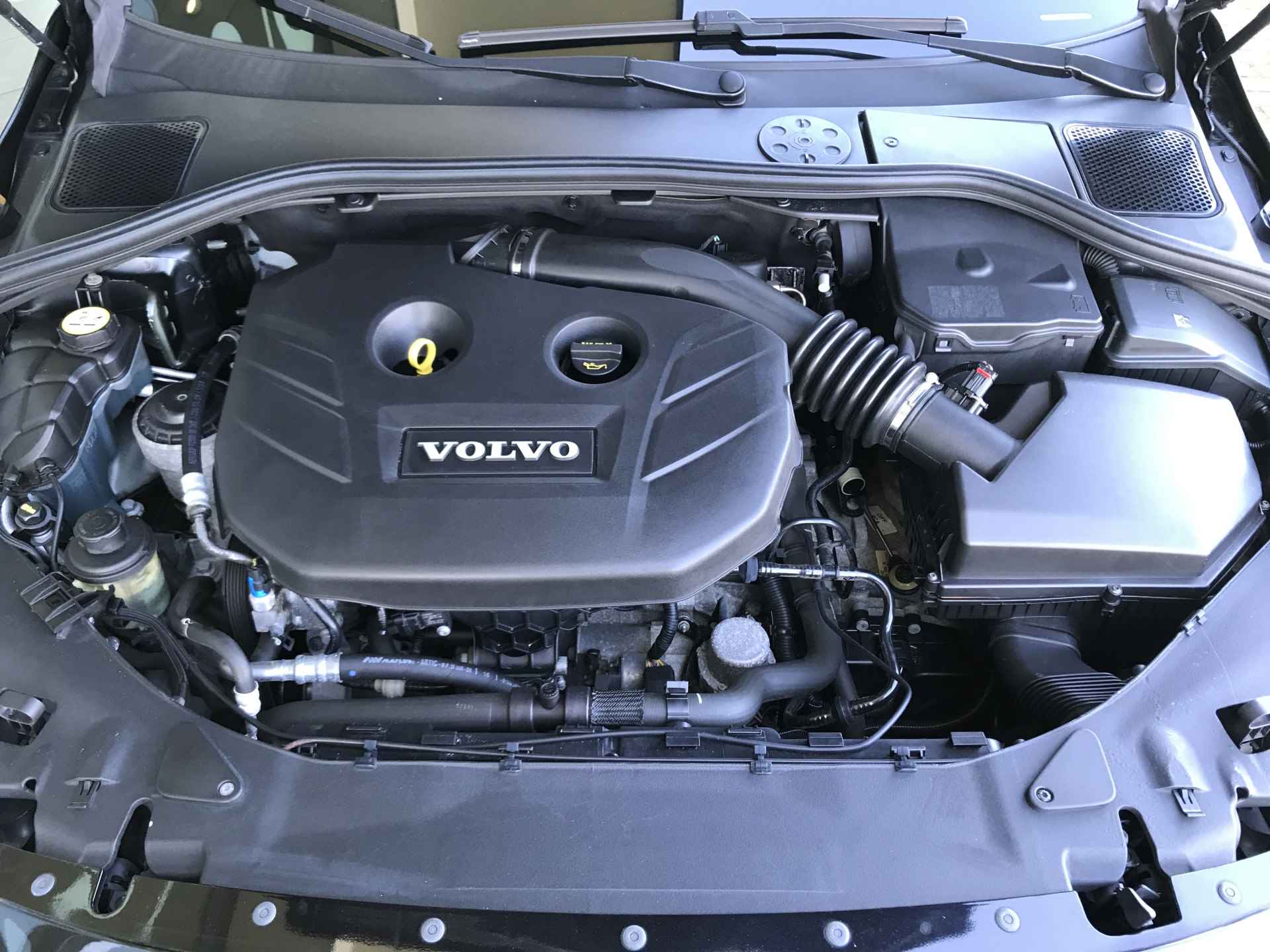 Volvo V60 2.0 T5 Summum Family Line Automaat | Rijklaar incl garantie | Trekhaak Adaptieve cruise Parkeersensoren voor - 31/36
