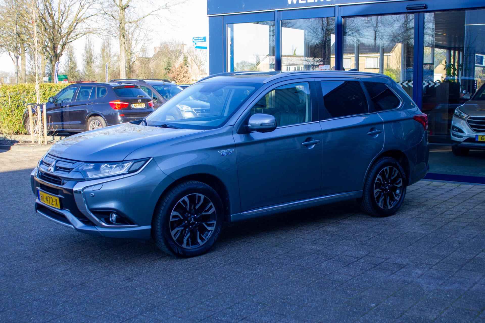 Mitsubishi Outlander 2.0 PHEV Instyle+ | Prijs rijklaar incl. 12 mnd garantie |Accu 94% Navi Keyless entry Trekhaak Camera PDC - 6/49