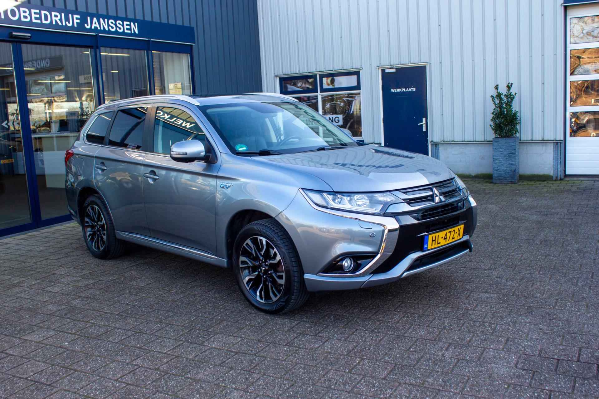 Mitsubishi Outlander 2.0 PHEV Instyle+ | Prijs rijklaar incl. 12 mnd garantie |Accu 94% Navi Keyless entry Trekhaak Camera PDC - 9/49