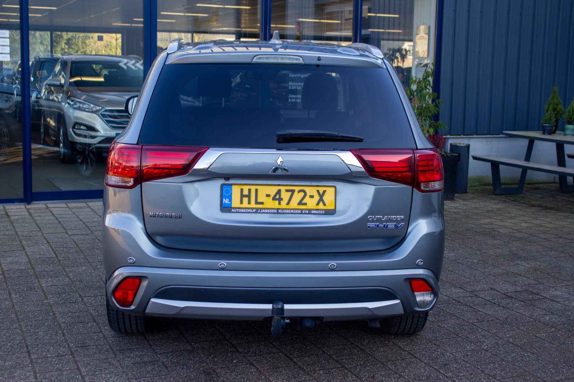 Mitsubishi Outlander 2.0 PHEV Instyle+ | Prijs rijklaar incl. 12 mnd garantie |Accu 94% Navi Keyless entry Trekhaak Camera PDC - 11/49