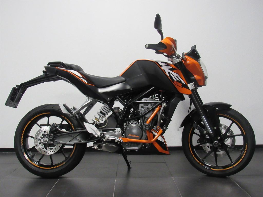 KTM DUKE 200