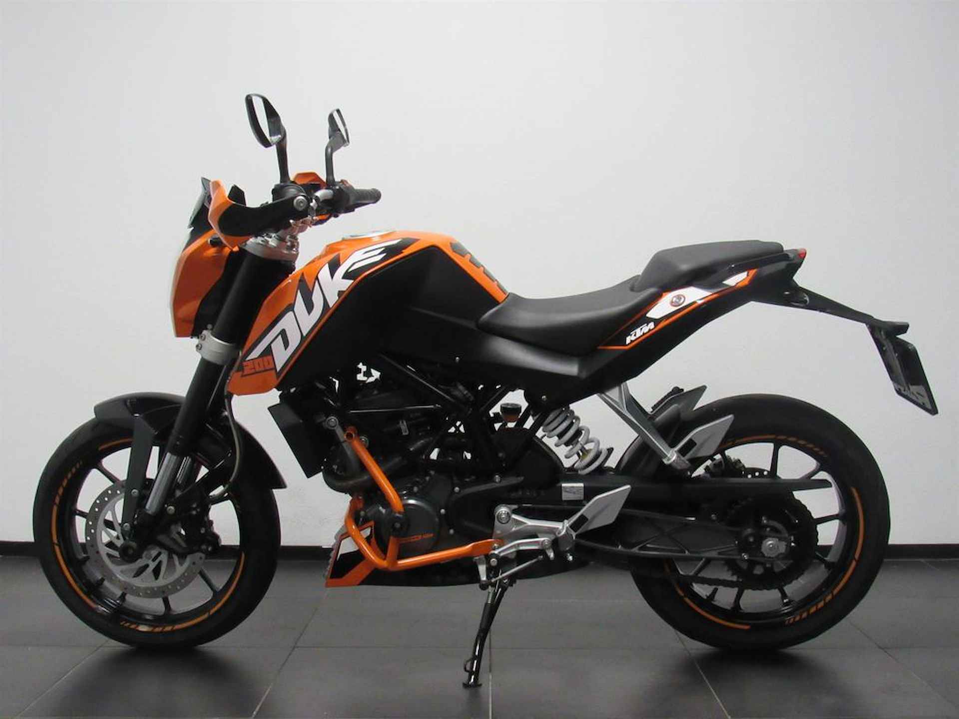 KTM DUKE 200 - 4/14