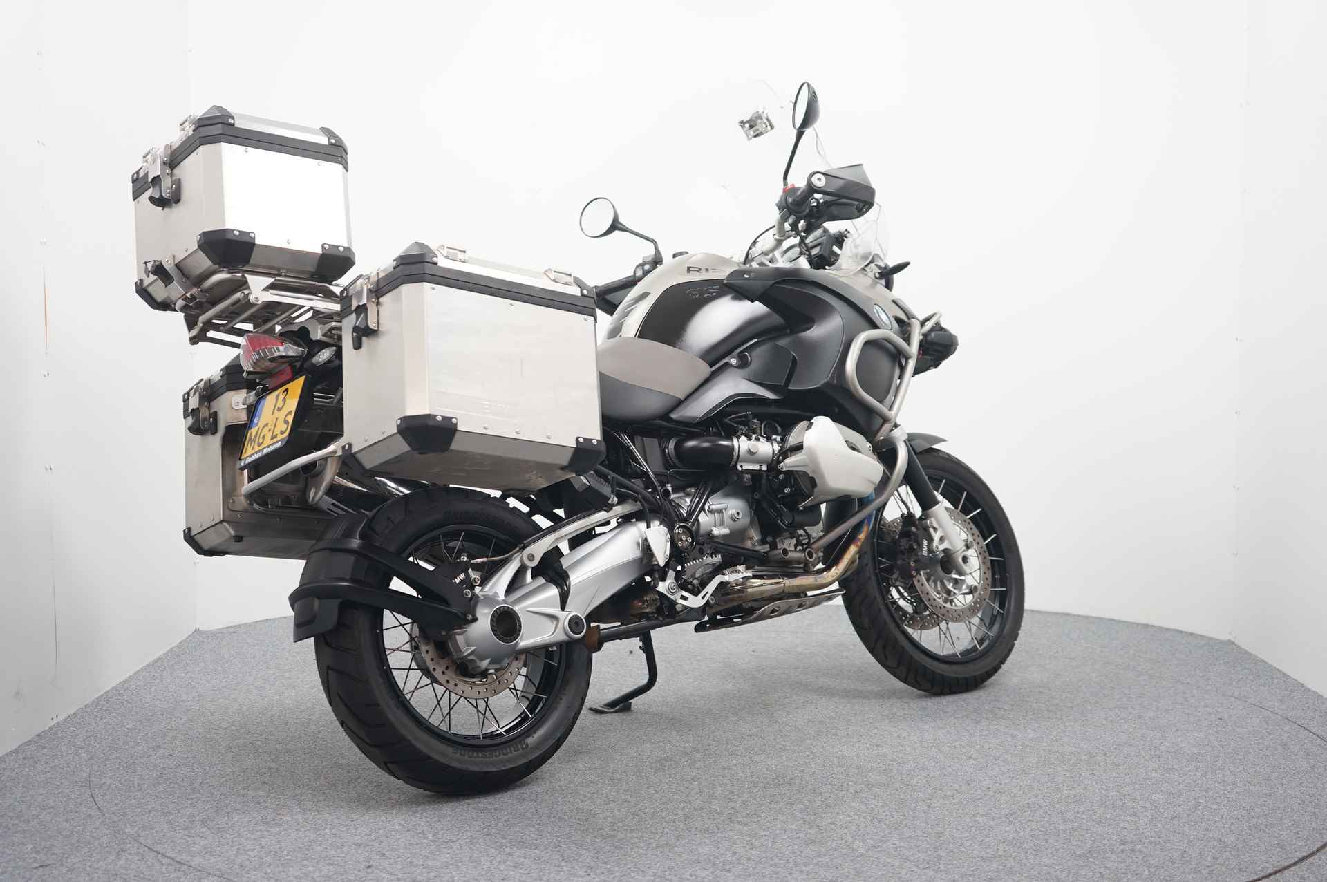 BMW R 1200 GS ADVENTURE gereserveerd HH - 8/17