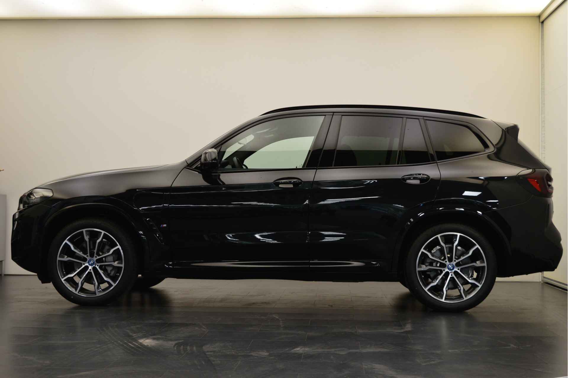 BMW X3 xDrive30e High Executive M Sport Automaat / Panoramadak / Sportstoelen / Stoelverwarming / Adaptieve LED / Harman Kardon / Active Cruise Control / Parking Assistant Plus - 3/25