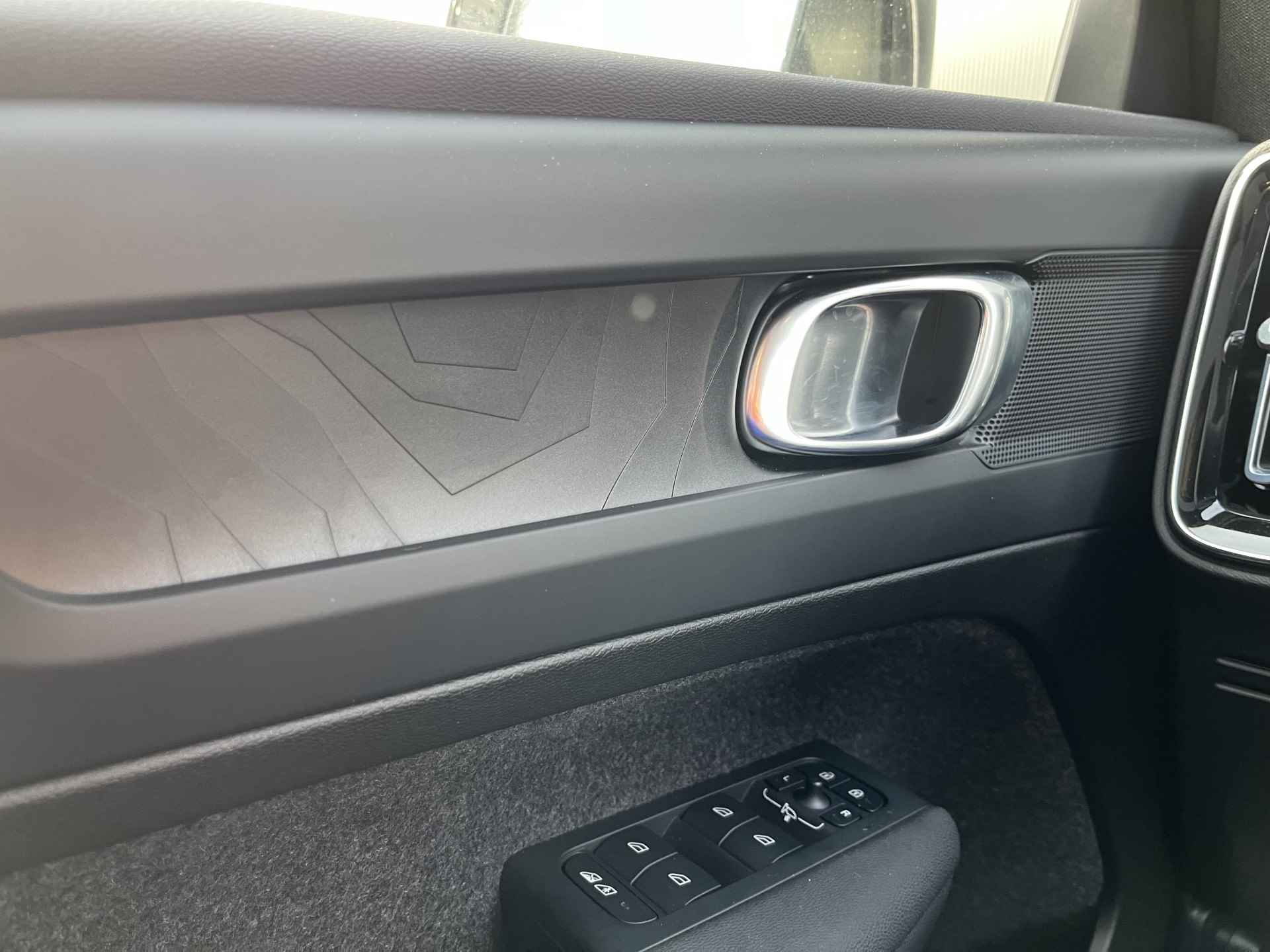 Volvo C40 Single Motor Plus 69 kWh | Harman/Kardon | Camera | Privacy Glass | Panoramadak | 20 Inch - 16/30