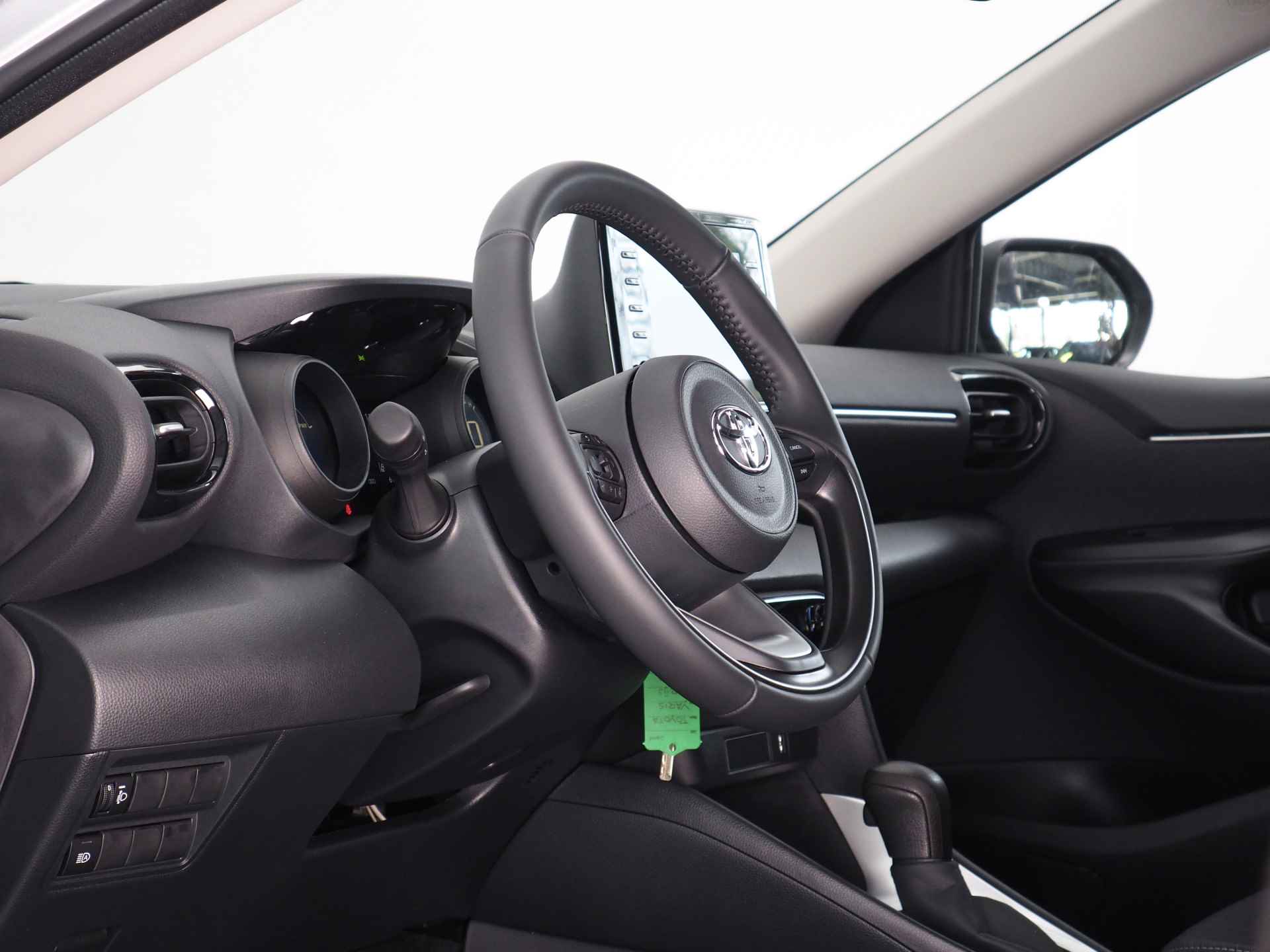 Toyota Yaris 1.5 Hybrid Dynamic achteruitrijcamera | Navigatie | Adaptive Cruise Control leverbaar in: wit, zilver en grijs - 7/30
