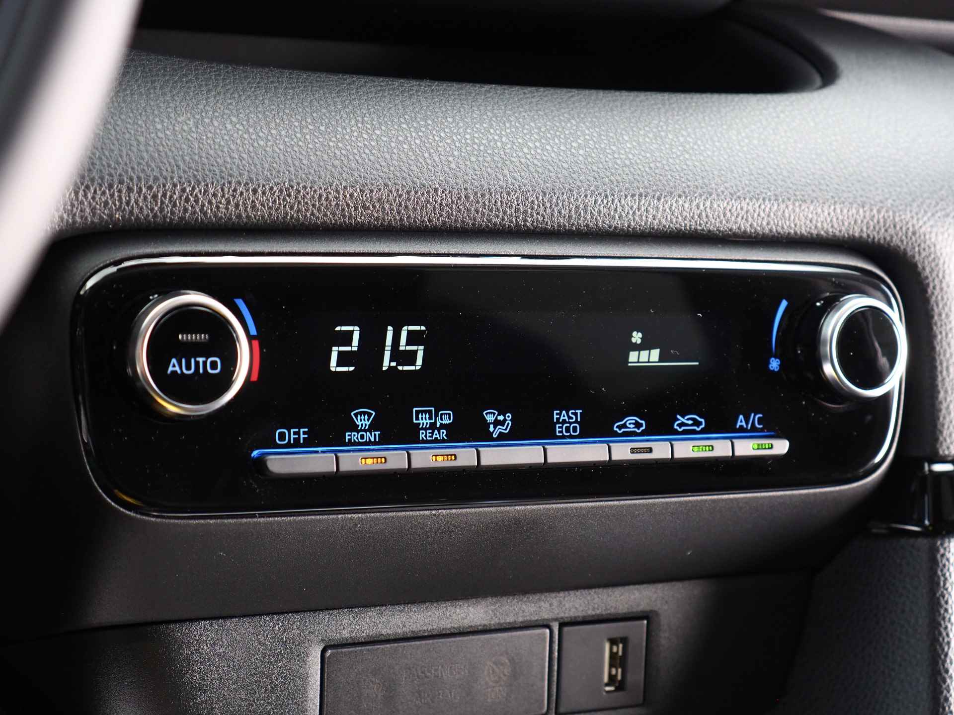 Toyota Yaris 1.5 Hybrid Dynamic achteruitrijcamera | Navigatie | Adaptive Cruise Control leverbaar in: wit, zilver en grijs - 20/30