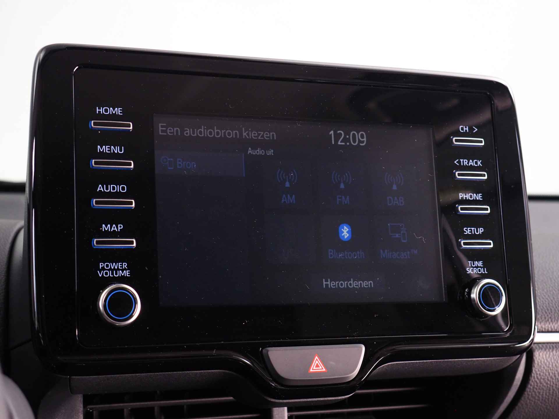 Toyota Yaris 1.5 Hybrid Dynamic achteruitrijcamera | Navigatie | Adaptive Cruise Control leverbaar in: wit, zilver en grijs - 23/30