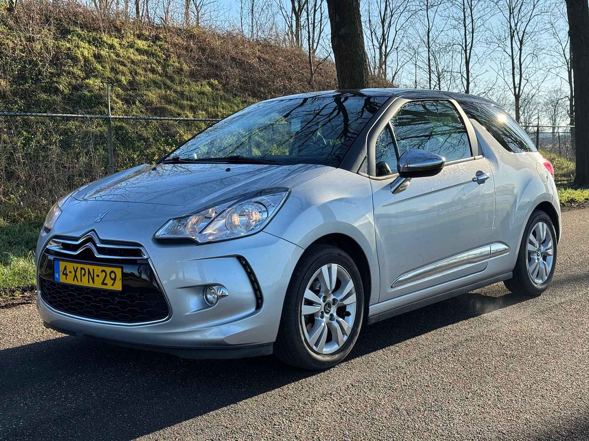 Citroën DS3 1.2 PureTech So Chic | Zeer goed onderhouden | Airco | Trekhaak | Hifi | Navigatie - 3/20