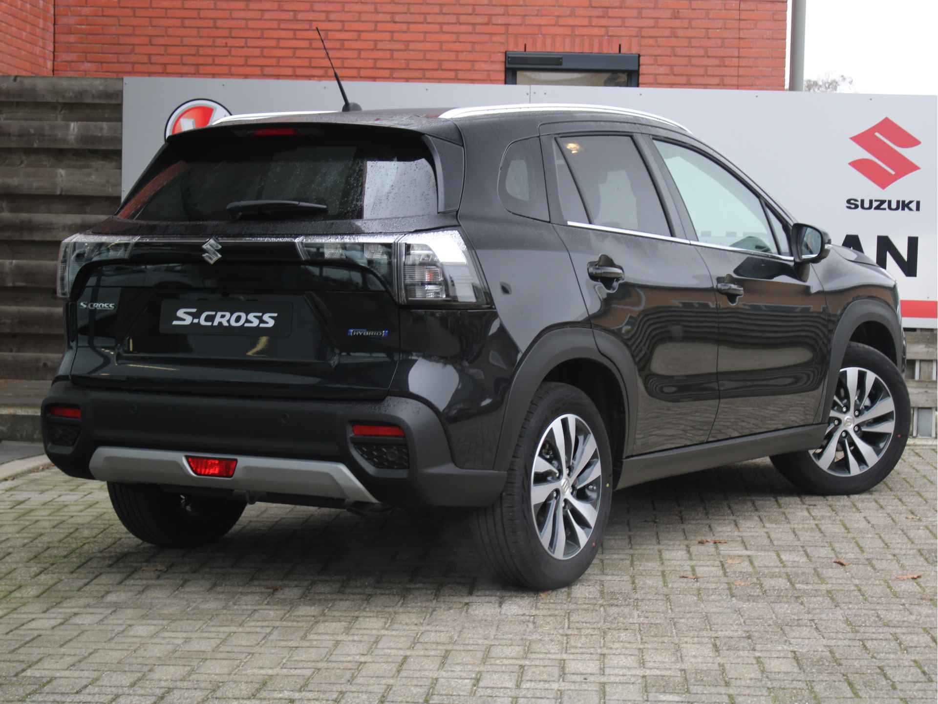 Suzuki S-Cross 1.5 Hybrid Style Adaptieve Cruise Control, Navigatie, Parkeersensoren Voor en Achter, Dodehoek Detectie - 3/36