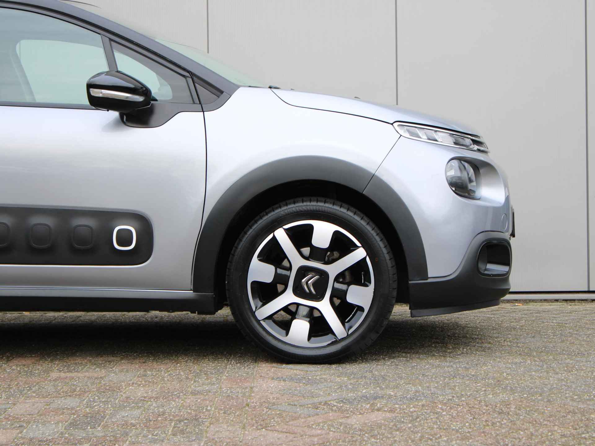 Citroen C3 1.2 PureTech S&S Business | Navi / Camera / Climate - 23/25