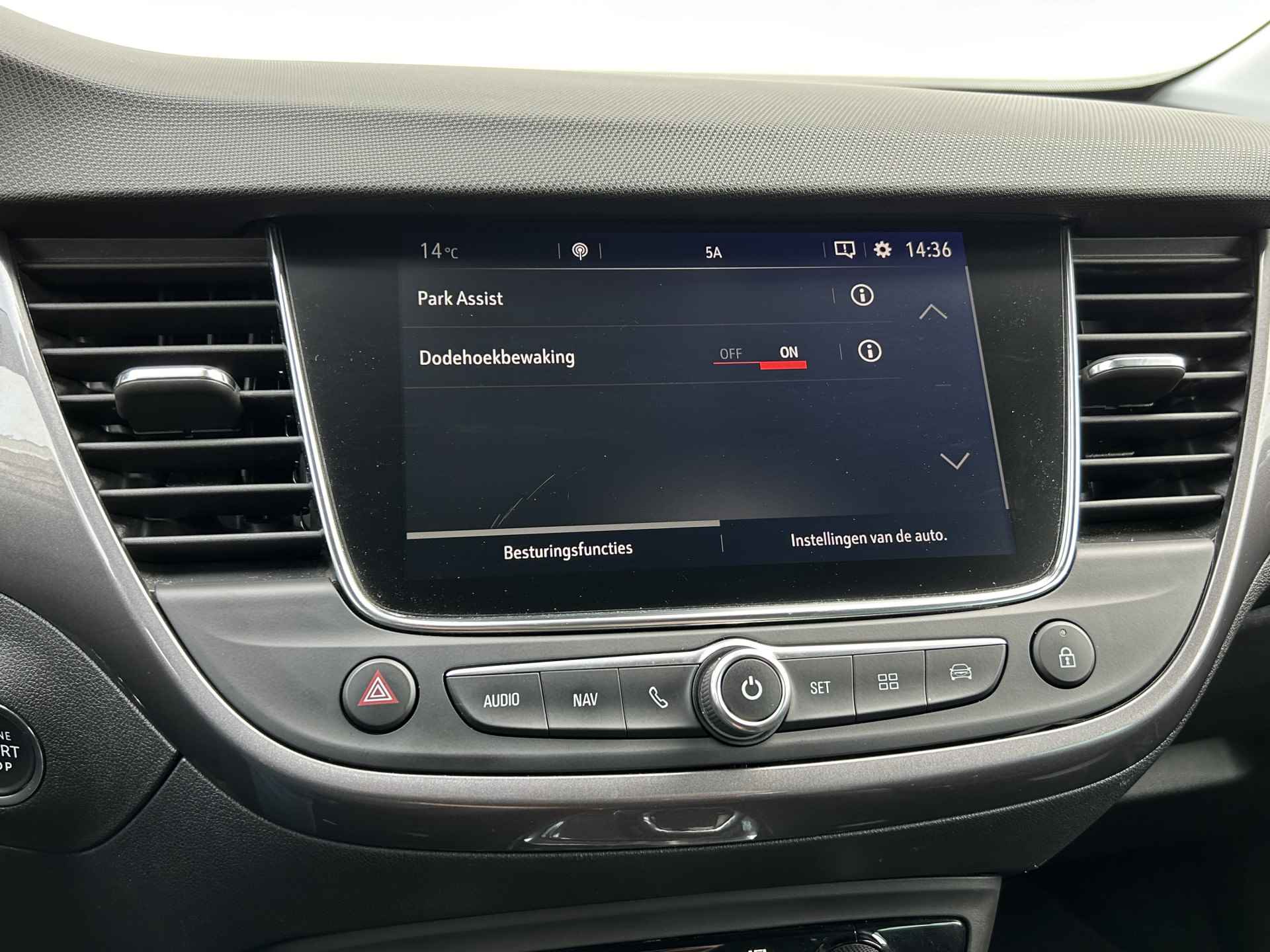 Opel Crossland 1.2 Turbo 110pk Automaat | Navigatie | AGR stoelen | Apple Carplay/Android Auto | Achterbank verstelbaar | Dealer onderhouden | Parkeercamera | Parkeersensoren voor en achter | Dodehoeksensor | Keyless entry en start | Climate control | Cruise control | - 22/31