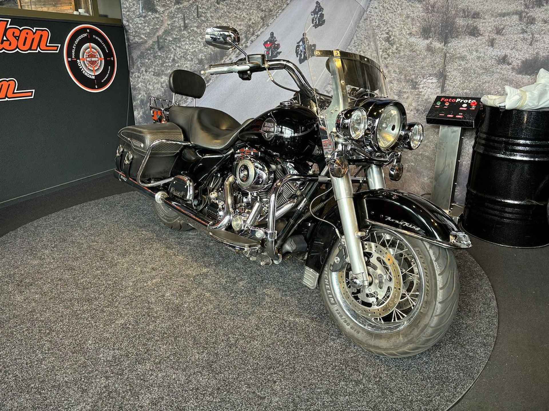 Harley-Davidson FLHRCI Road King Classic