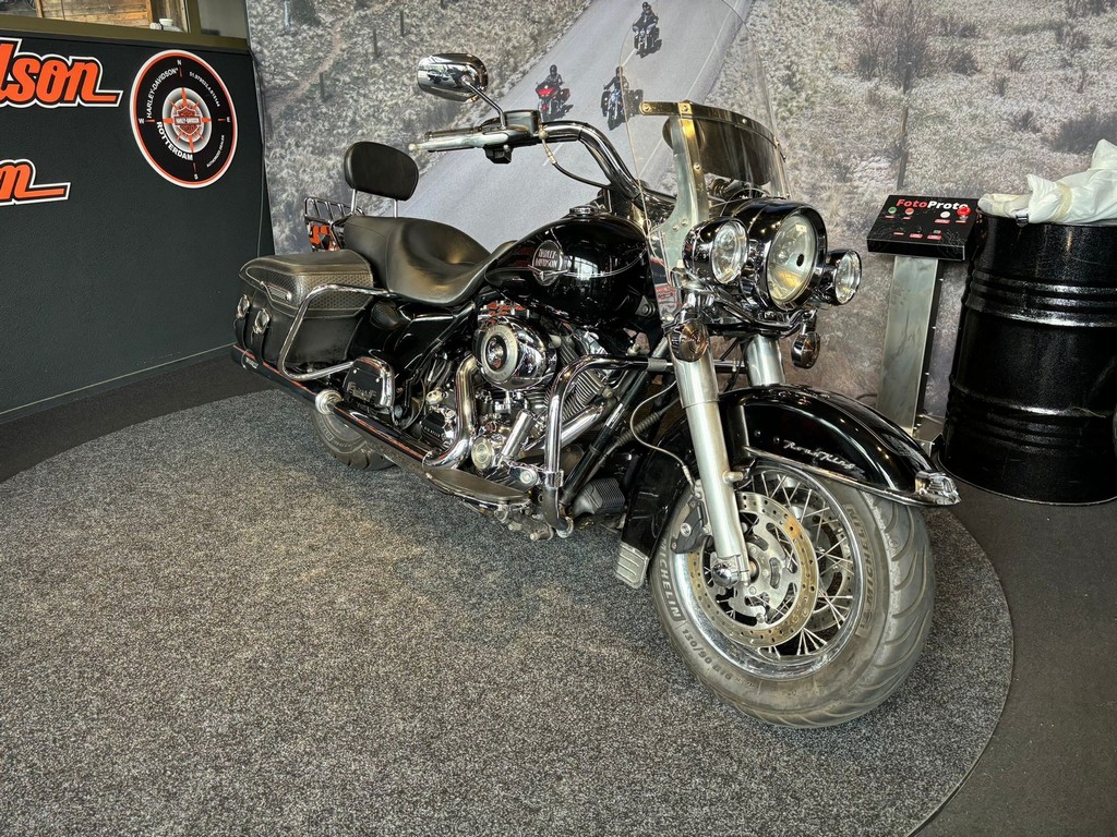 Harley-Davidson FLHRCI Road King Classic