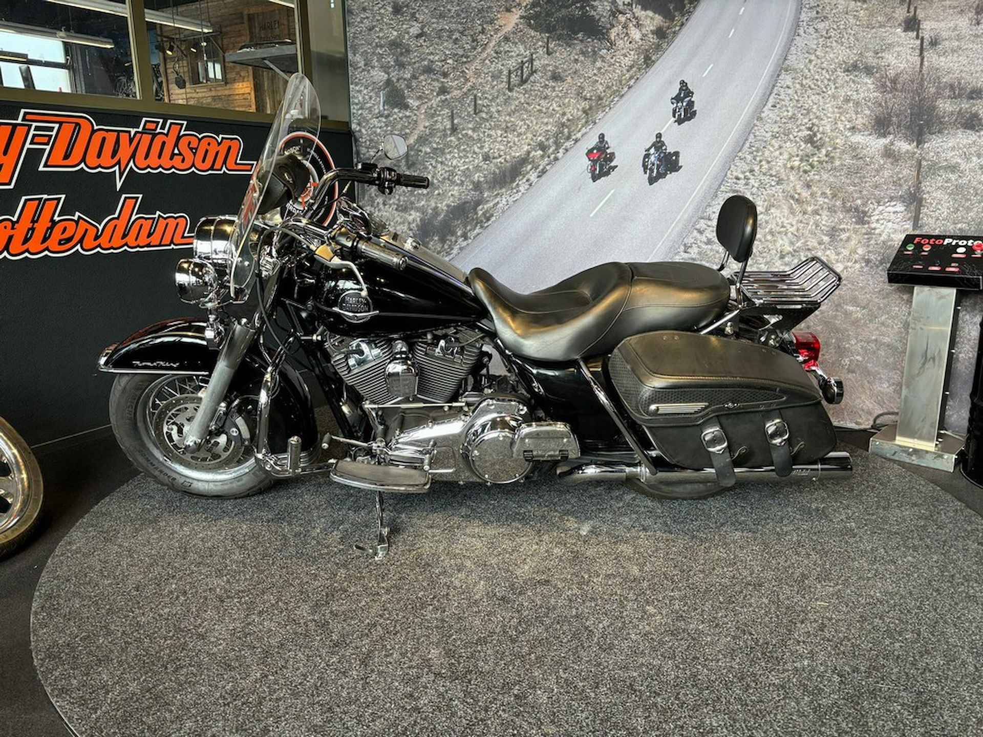 Harley-Davidson FLHRCI Road King Classic - 8/8