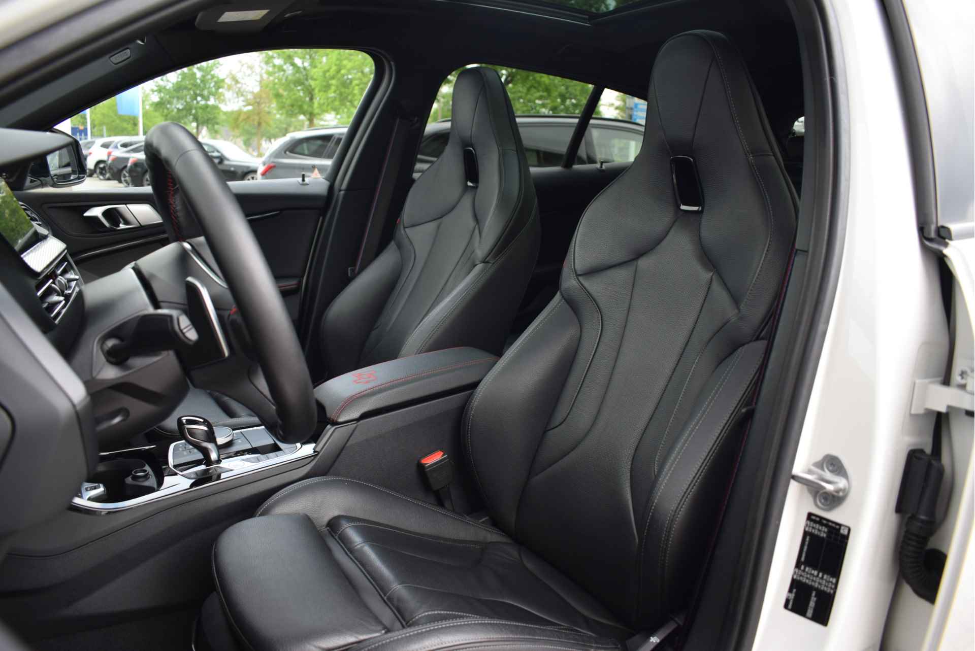 BMW 1-serie 128ti High Executive Automaat / Panoramadak / M Sportstoelen / Active Cruise Control / Adaptieve LED / Live Cockpit Professional / Head-Up / Comfort Access - 5/34
