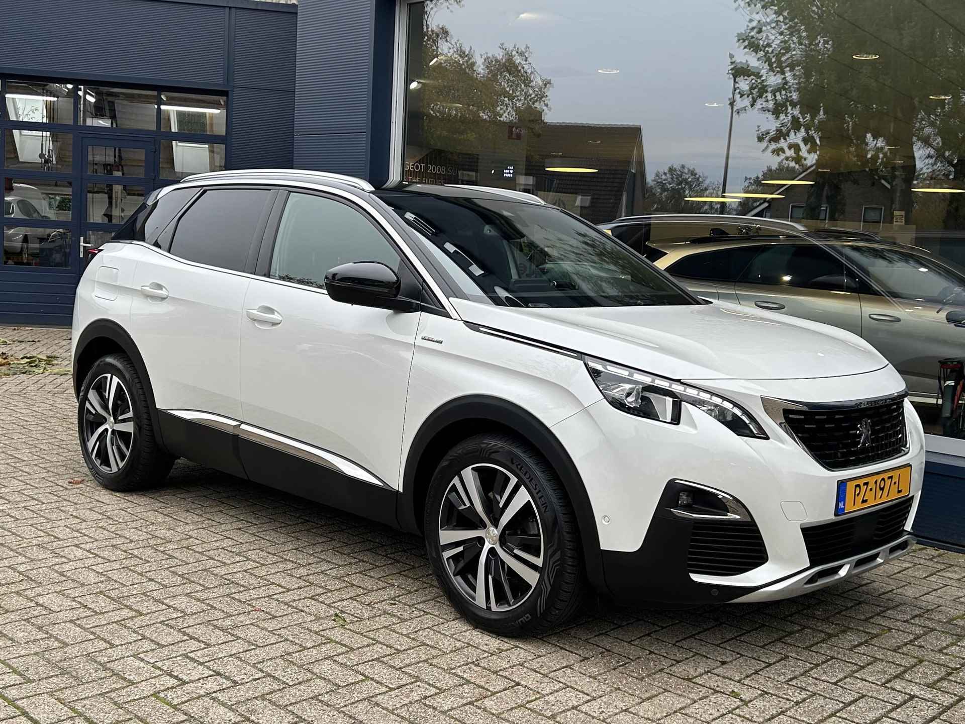 Peugeot 3008 1.6 Turbo 165 PK GT Line | Automaat | 4-Cilindermotor | Zeer complete uitvoering | All Season banden | Vol-Lederen Massage Stoelen met Geheugen |  Stoelverwarming | Navigatie | LED Verlichting | Dode Hoek Detectie | Digitaal Dashboard | - 2/56