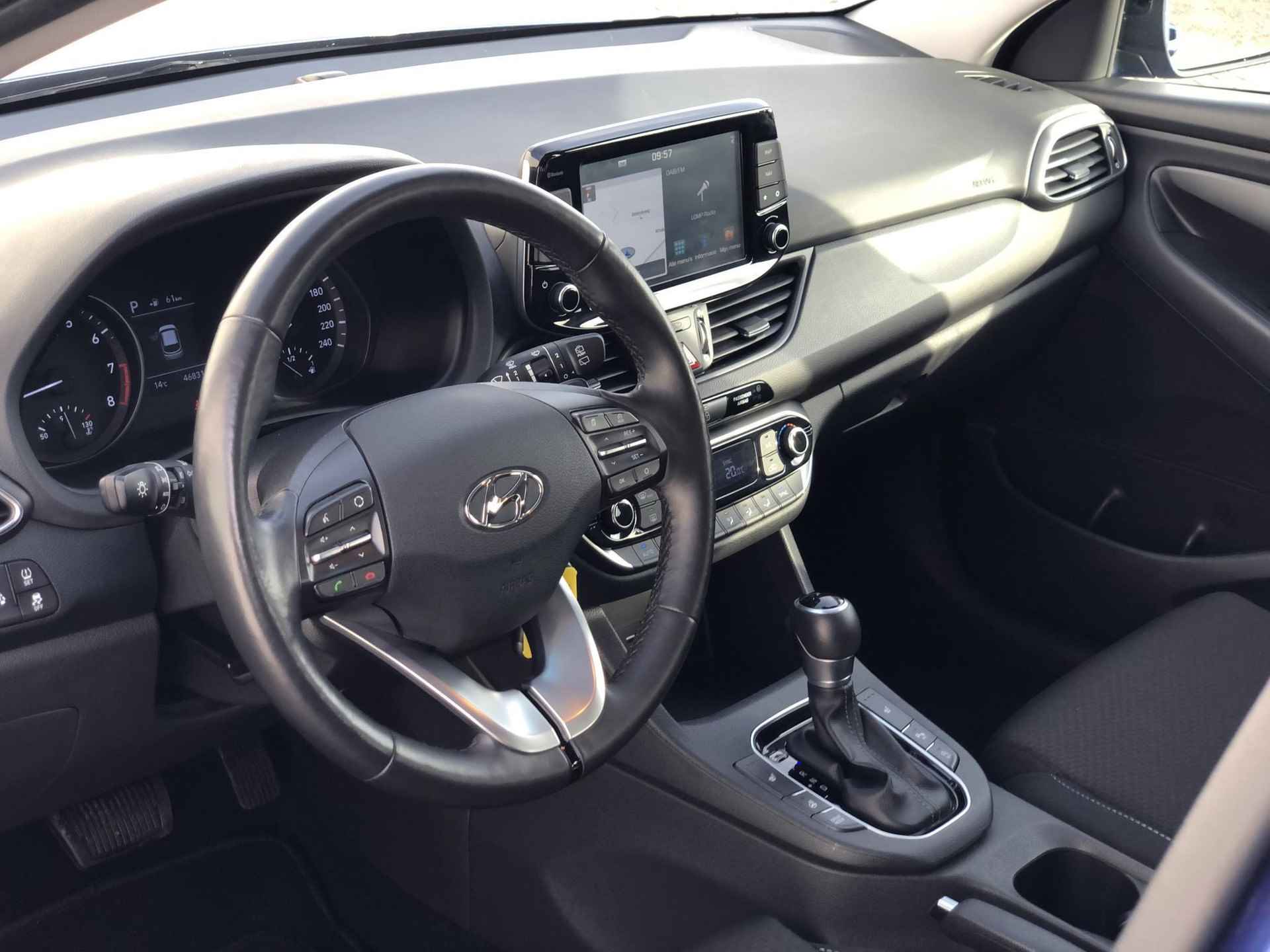 Hyundai i30 Wagon 1.4 T-GDI Comfort / Trekhaak afneembaar / Stoelverwarming / Stuurverwarming / Winter en zomerwielen / Navigatie / Climate Control / Cruise Control / Apple CarPlay/Android Auto / - 2/29