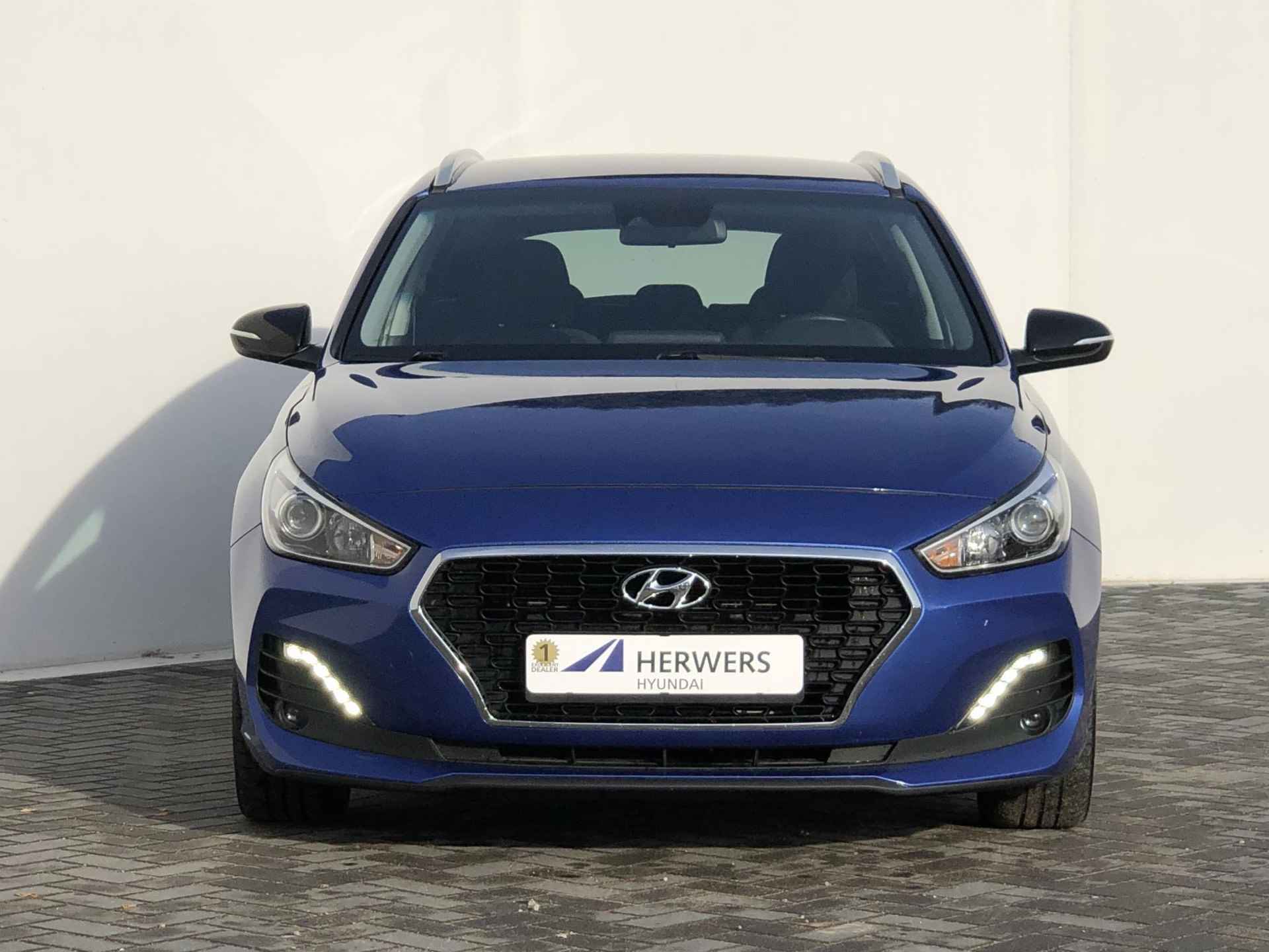 Hyundai i30 Wagon 1.4 T-GDI Comfort / Trekhaak afneembaar / Stoelverwarming / Stuurverwarming / Winter en zomerwielen / Navigatie / Climate Control / Cruise Control / Apple CarPlay/Android Auto / - 4/29