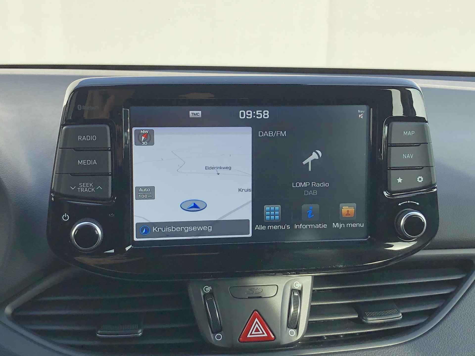 Hyundai i30 Wagon 1.4 T-GDI Comfort / Trekhaak afneembaar / Stoelverwarming / Stuurverwarming / Winter en zomerwielen / Navigatie / Climate Control / Cruise Control / Apple CarPlay/Android Auto / - 24/29