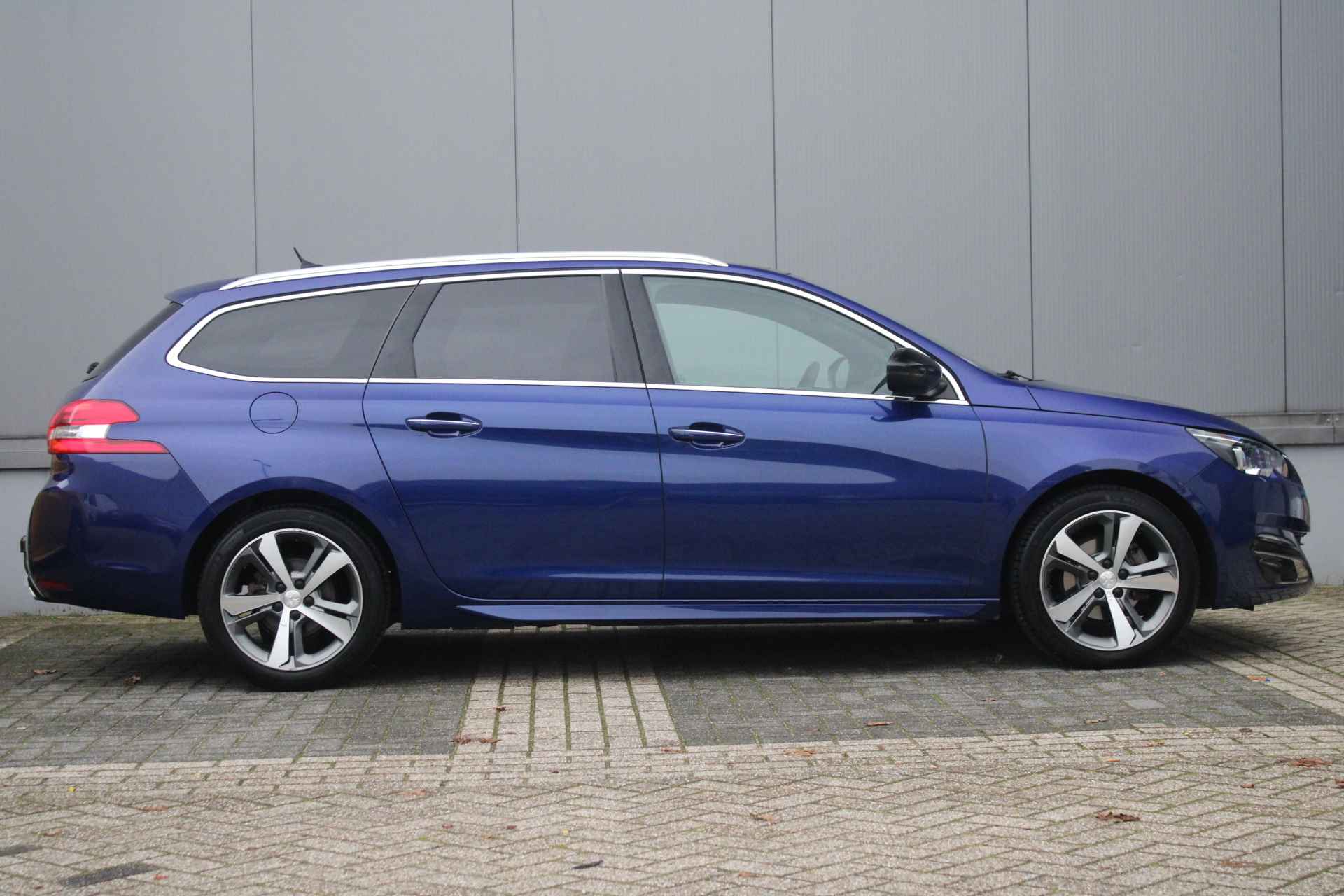 Peugeot 308 SW 1.2 PureTech 130-PK GT-line | TREKHAAK | FULL LED KOPLAMPEN | PANORAMADAK | KEYLESS ENTRY | NAVI | PARKEERCAMERA - 7/33