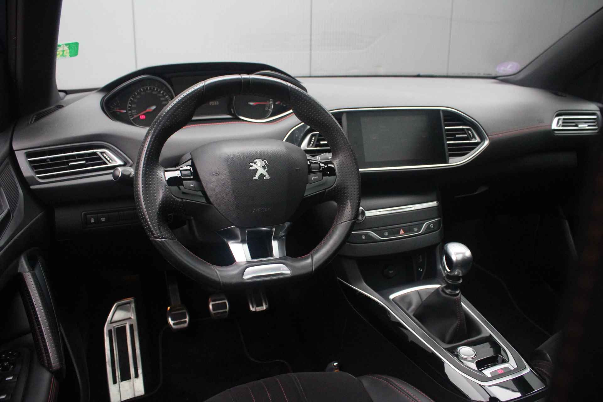 Peugeot 308 SW 1.2 PureTech 130-PK GT-line | TREKHAAK | FULL LED KOPLAMPEN | PANORAMADAK | KEYLESS ENTRY | NAVI | PARKEERCAMERA - 22/33