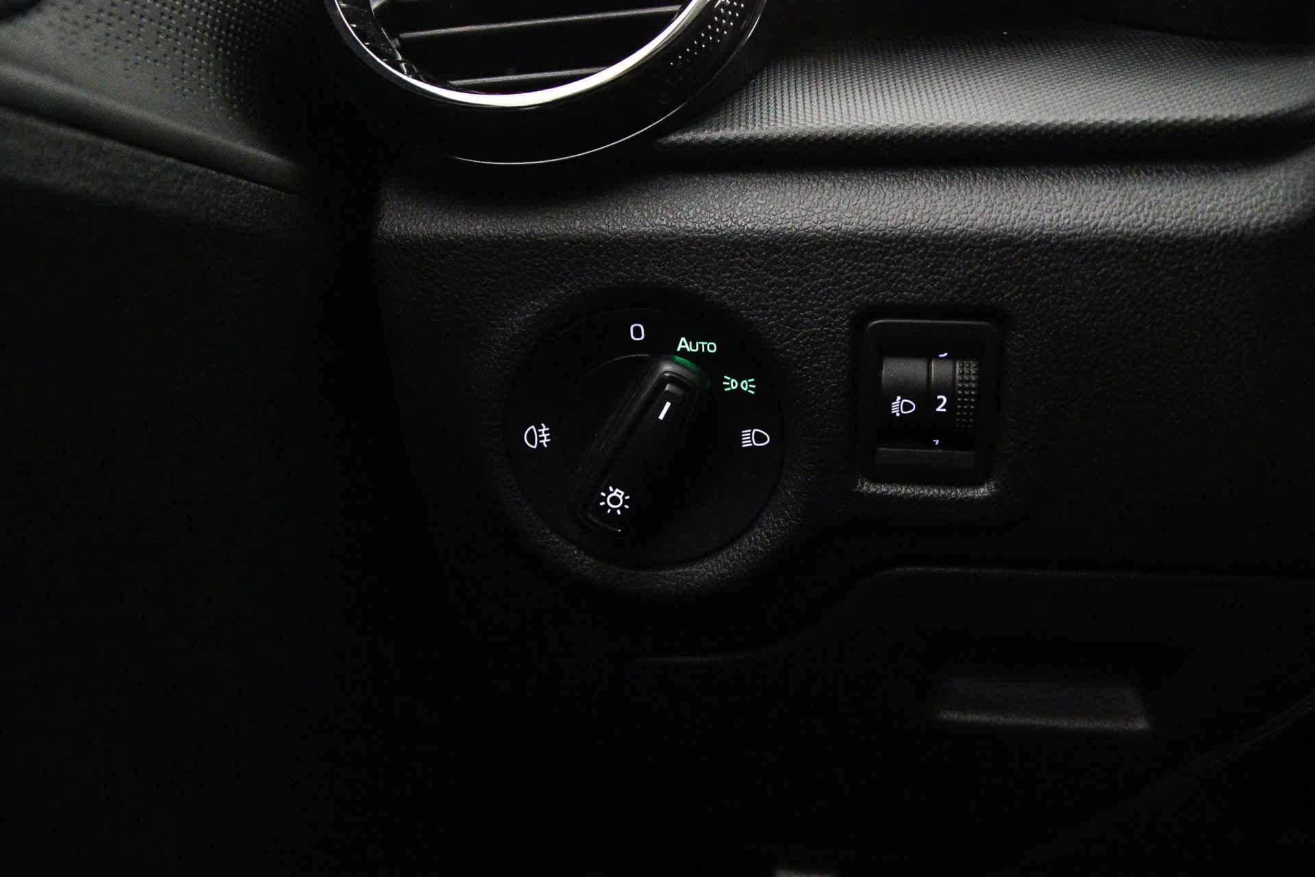 Škoda Fabia Ambition 1.0 TSI 95pk Navigatie, Airco, Cruise control, Radio, DAB, LED koplampen, Parkeersensor achter - 12/41