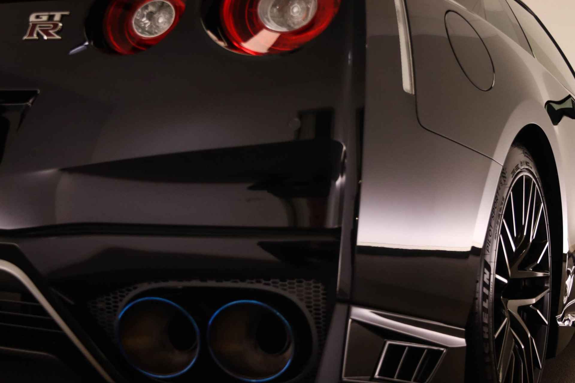Nissan GT-R 3.8 V6 Black Edition | LED | CLIMA | LEDER | CRUISE | NAVI | BOSE DAB | APPLE | PDC | CAMERA | 20" | DEALER ONDERHOUDEN - 44/63