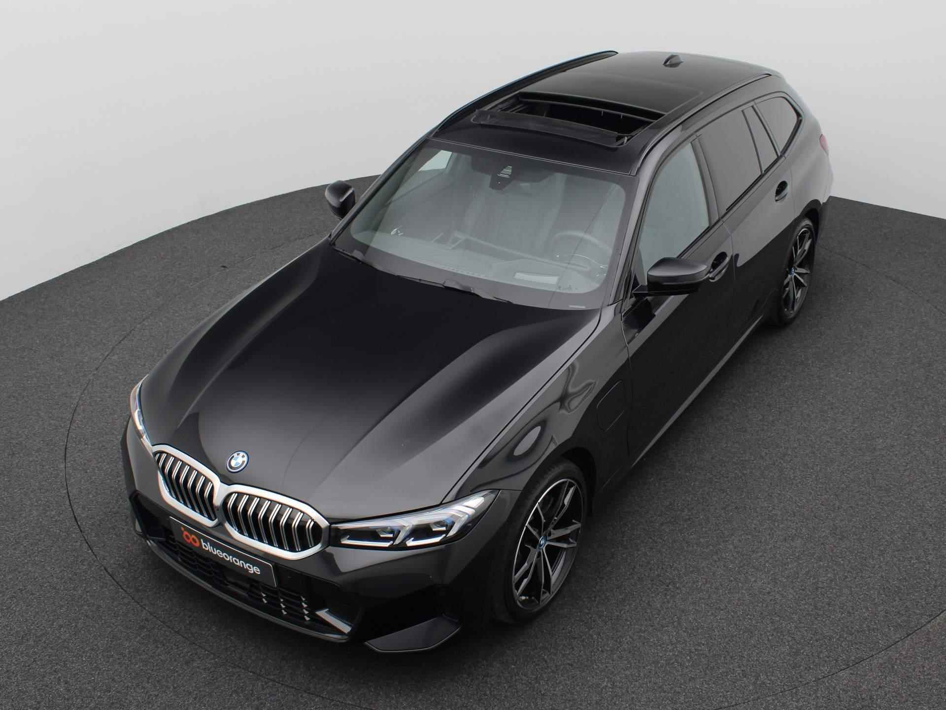 BMW 3-serie Touring 330e xDrive 292PK M-Sport Full led, 360gr. camera, lane assist, side assist, Harman Kardon sound, schuif-kanteldak, adaptive cruise, stoelverwarming, keyless, 19" lichtmetaal - 14/54