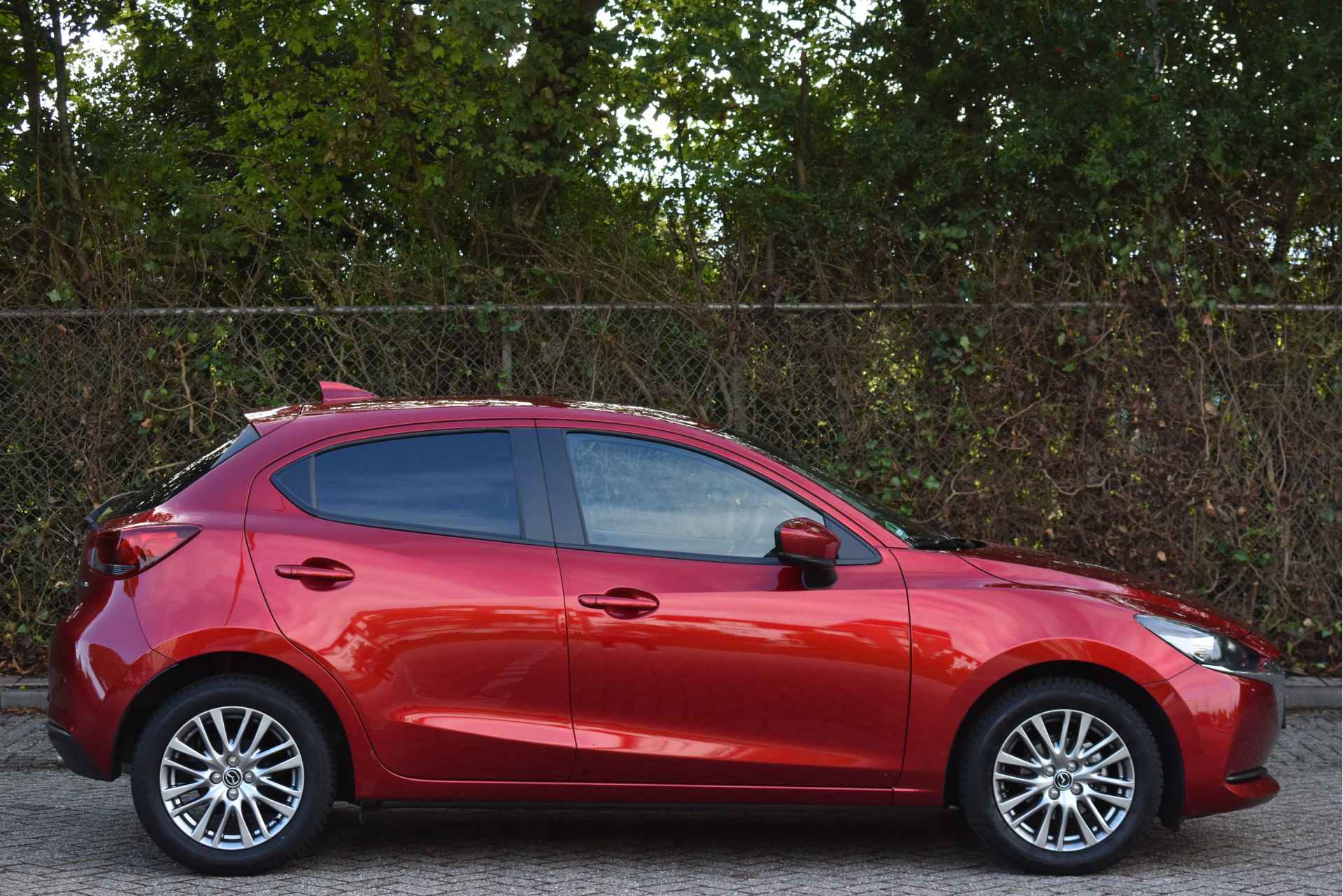 Mazda 2 1.5 Skyactiv-G Luxury Mild Hybrid | VOL | CAMERA | CARPLAY | NAV | DAB | STOELVERW | LED / XENON | ALLWEATHER - 24/50