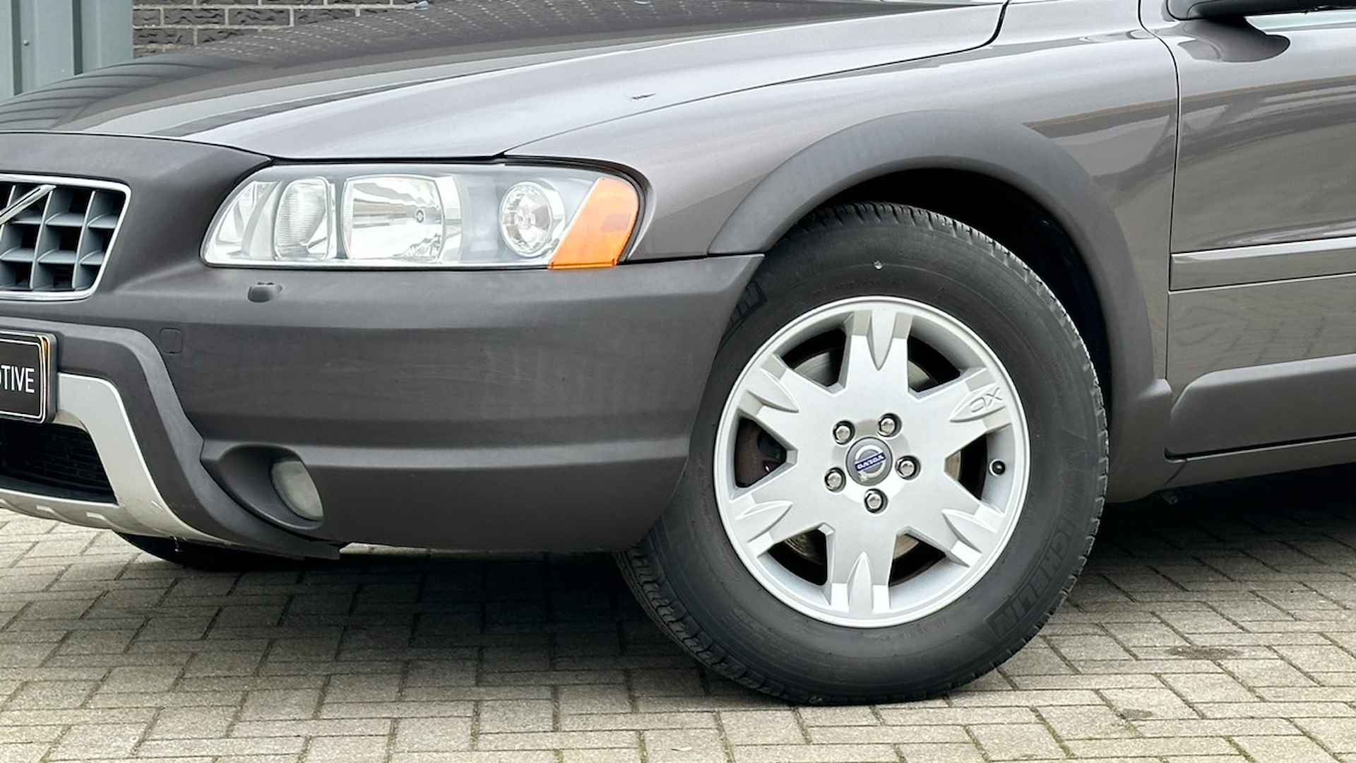 Volvo XC70 2.4 D5 Momentum - 6/30