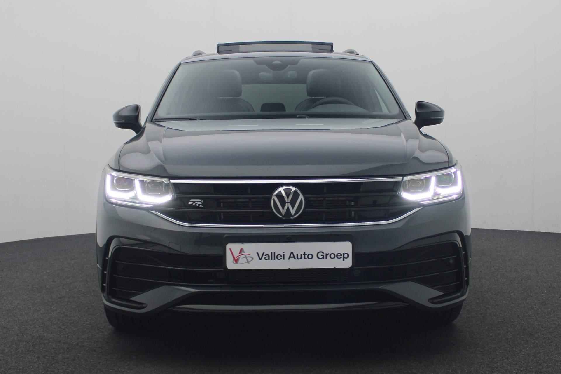 Volkswagen Tiguan 2.0 TDI 150PK DSG R-Line Black Style | Pano | Trekhaak | Standkachel | IQ Light | Keyless | 360 camera | Navi | ACC - 18/39