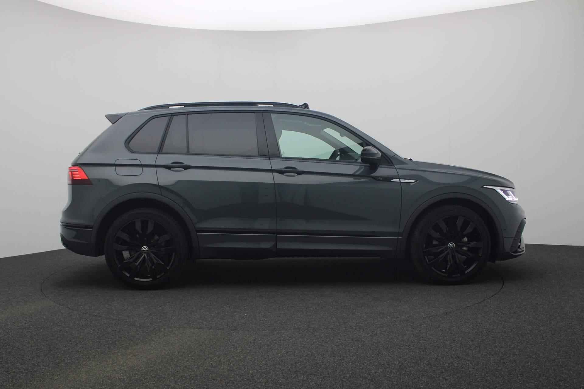 Volkswagen Tiguan 2.0 TDI 150PK DSG R-Line Black Style | Pano | Trekhaak | Standkachel | IQ Light | Keyless | 360 camera | Navi | ACC - 21/39