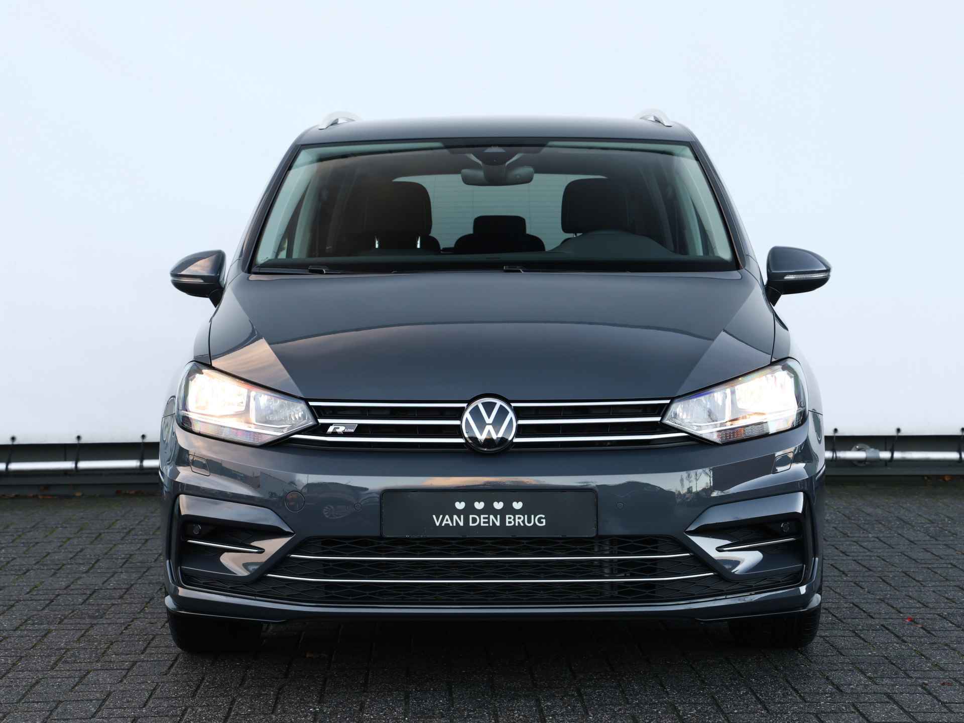 Volkswagen Touran 1.5 TSI R-line 150pk Automaat | 7-persoons | Navigatie | Digitaal dashboard | Camera | stoelverwarming - 15/46