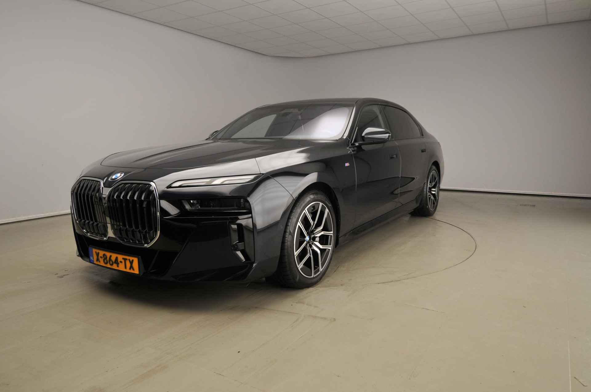 BMW i7 xDrive60 | M-Sportpakket | LED | HUD | Active steering | Stoelventilatie | Panoramadak | DAB | Alu 20 inch - 49/49