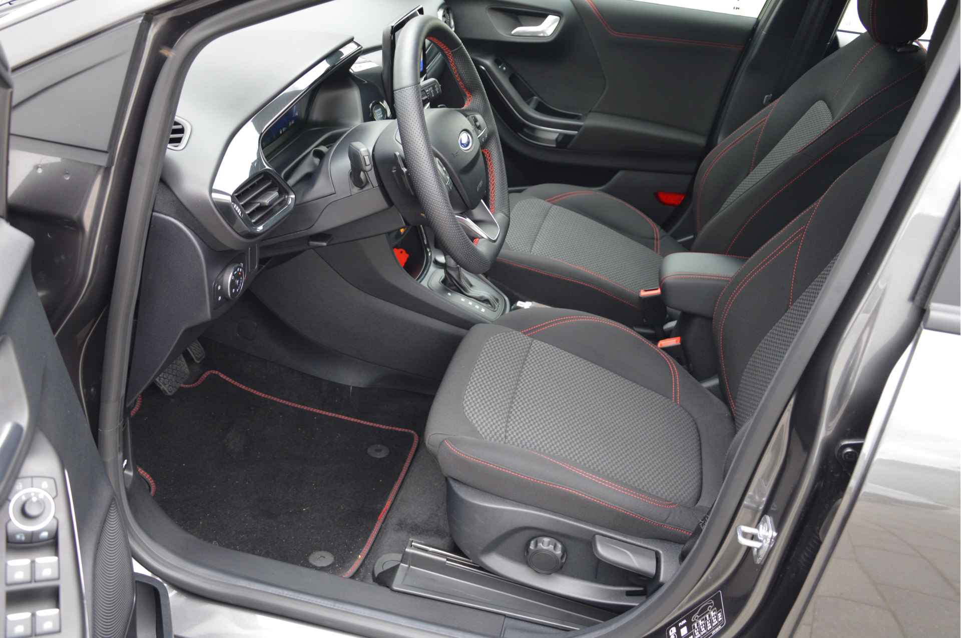 Ford Puma EcoBoost Hybrid 125 pk ST-Line | Automaat | Trekhaak | Winter Pack | LED | Navi | Apple Carplay | garantie tm 2027 - 8/24