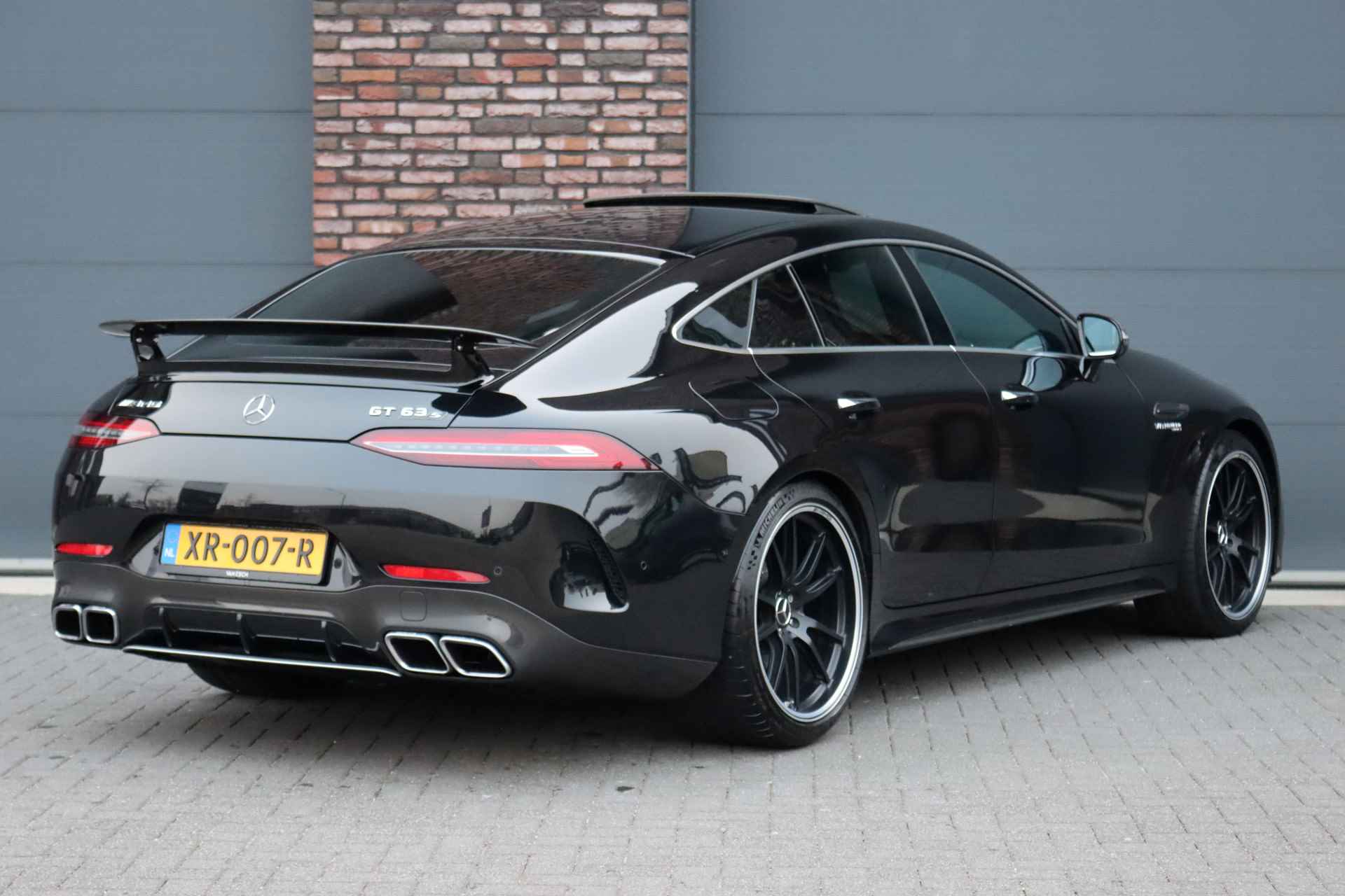 Mercedes-Benz AMG GT 4-Door Coupe AMG 63 S 4MATIC+ Premium+ Aut9 | Airmatic | Carbon | Keramisch | Burmester High End | Verwarmd Stuurwiel | Distronic+ | HUD | Performance Stoelen | Contourstoelen | Standkachel | - 8/51