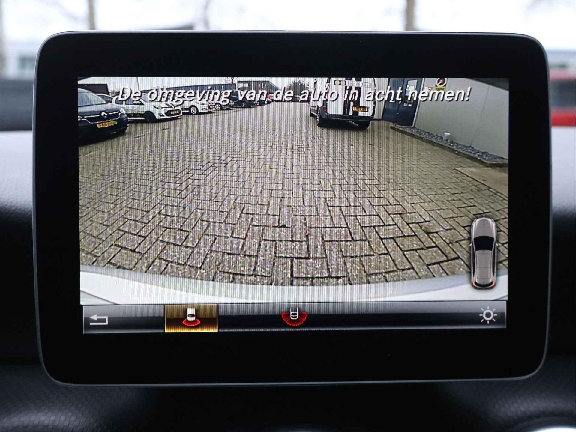 Mercedes-Benz A-Klasse 180 Business Solution AMG Camera I Key-Less I Groot Nav - 12/35