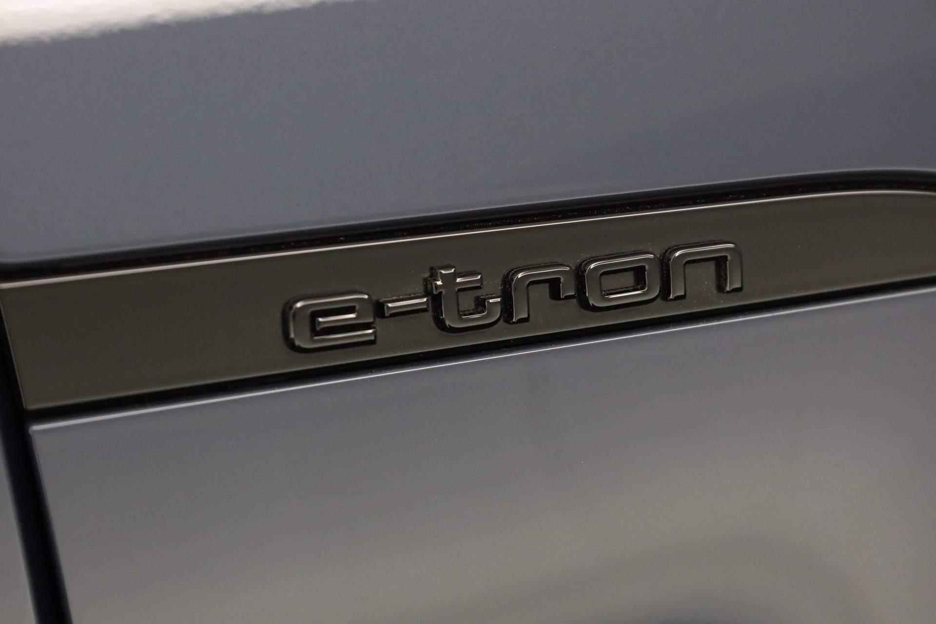 Audi Q8 e-tron 50 quattro 340PK S Edition 95 kWh | Camera | LED | Standkachel | Optiekpakket zwart | Luchtvering | 21 inch - 18/47
