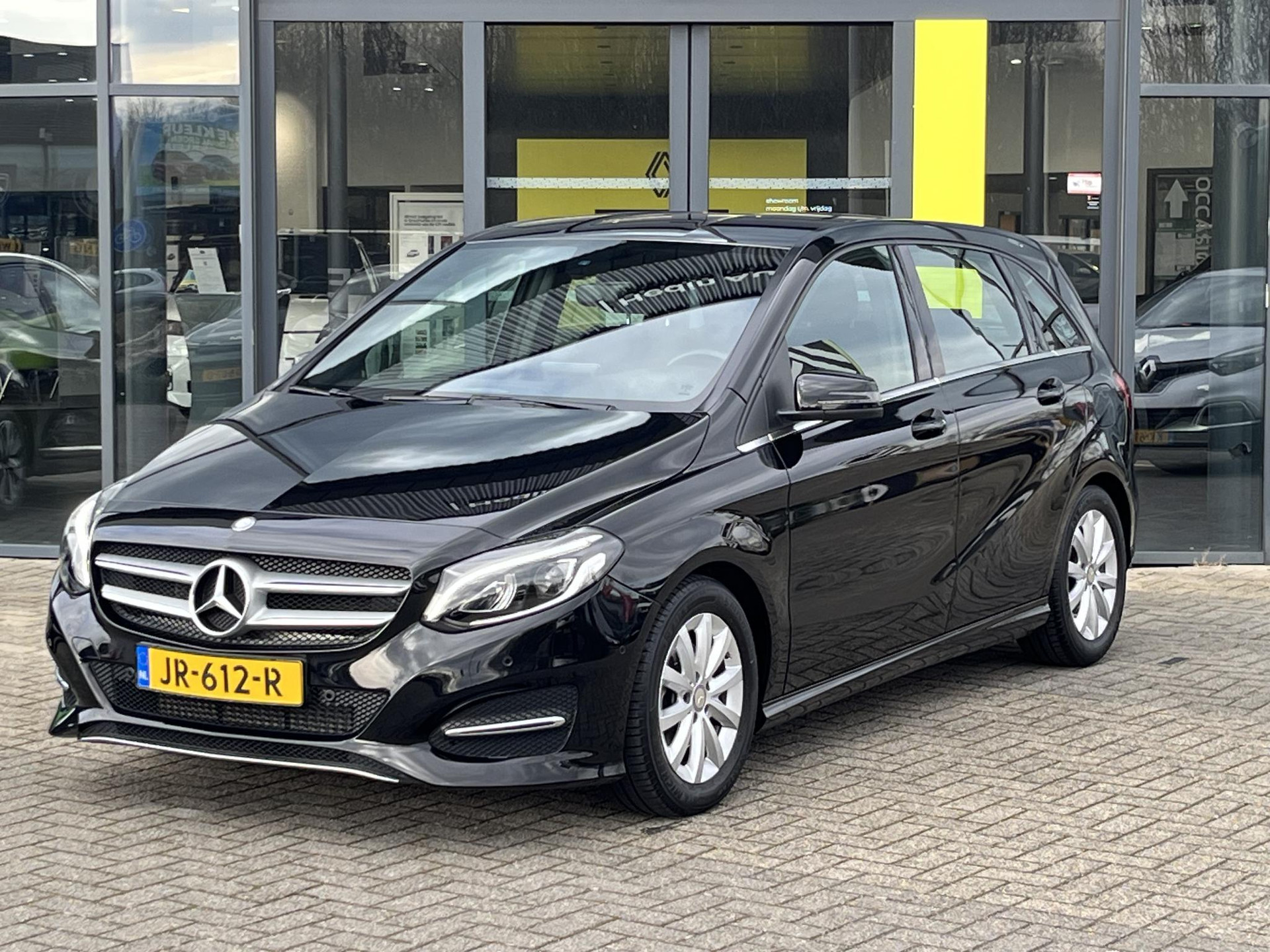 Mercedes-Benz B-klasse 180 Lease Edition Ambition Airco | Cruise Control | Lichtmetalen velgen | Navigatie |