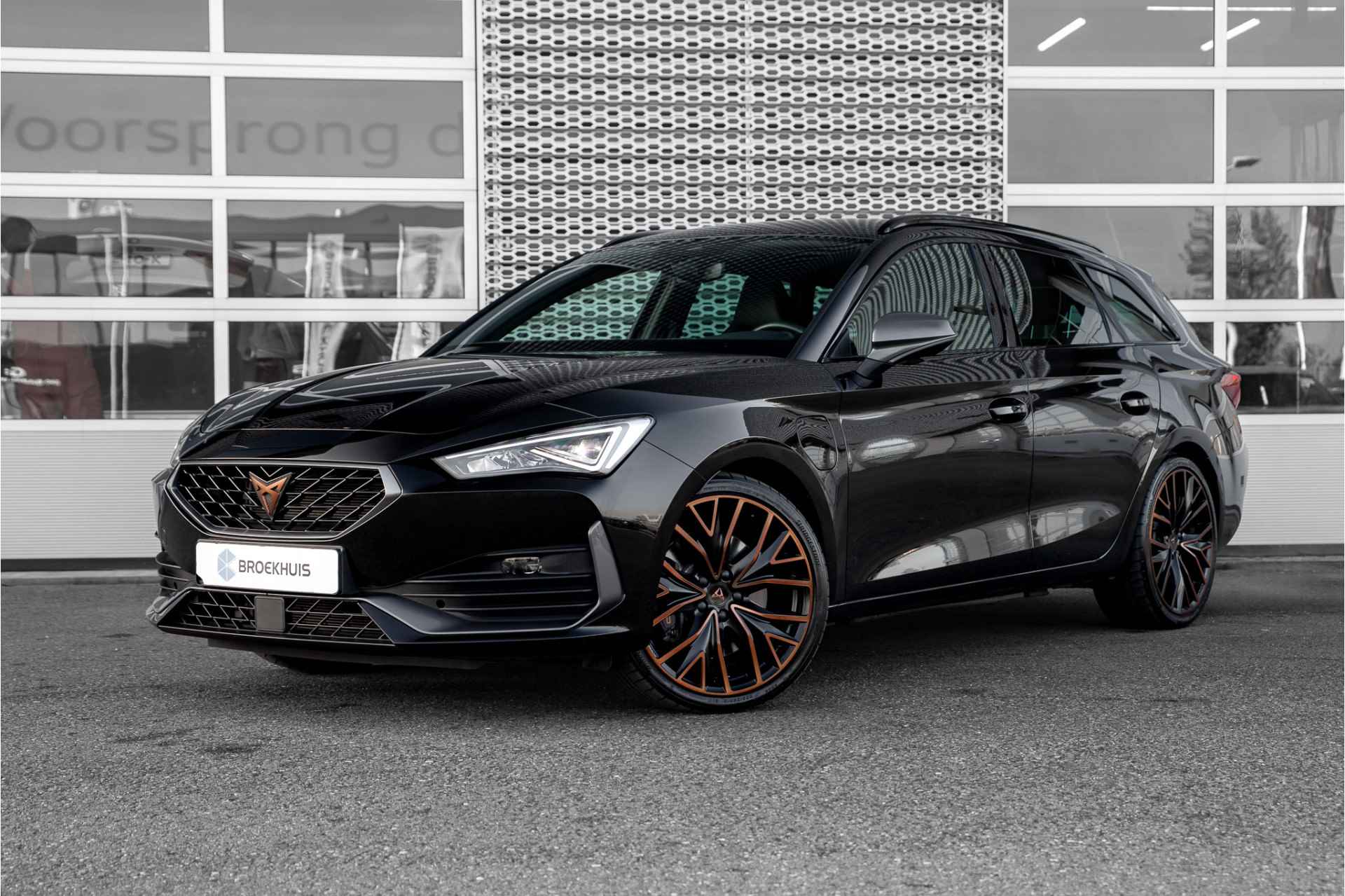 CUPRA Leon Sportstourer 1.4TSI 245pk e-Hybrid VZ Copper Edition - 1/30