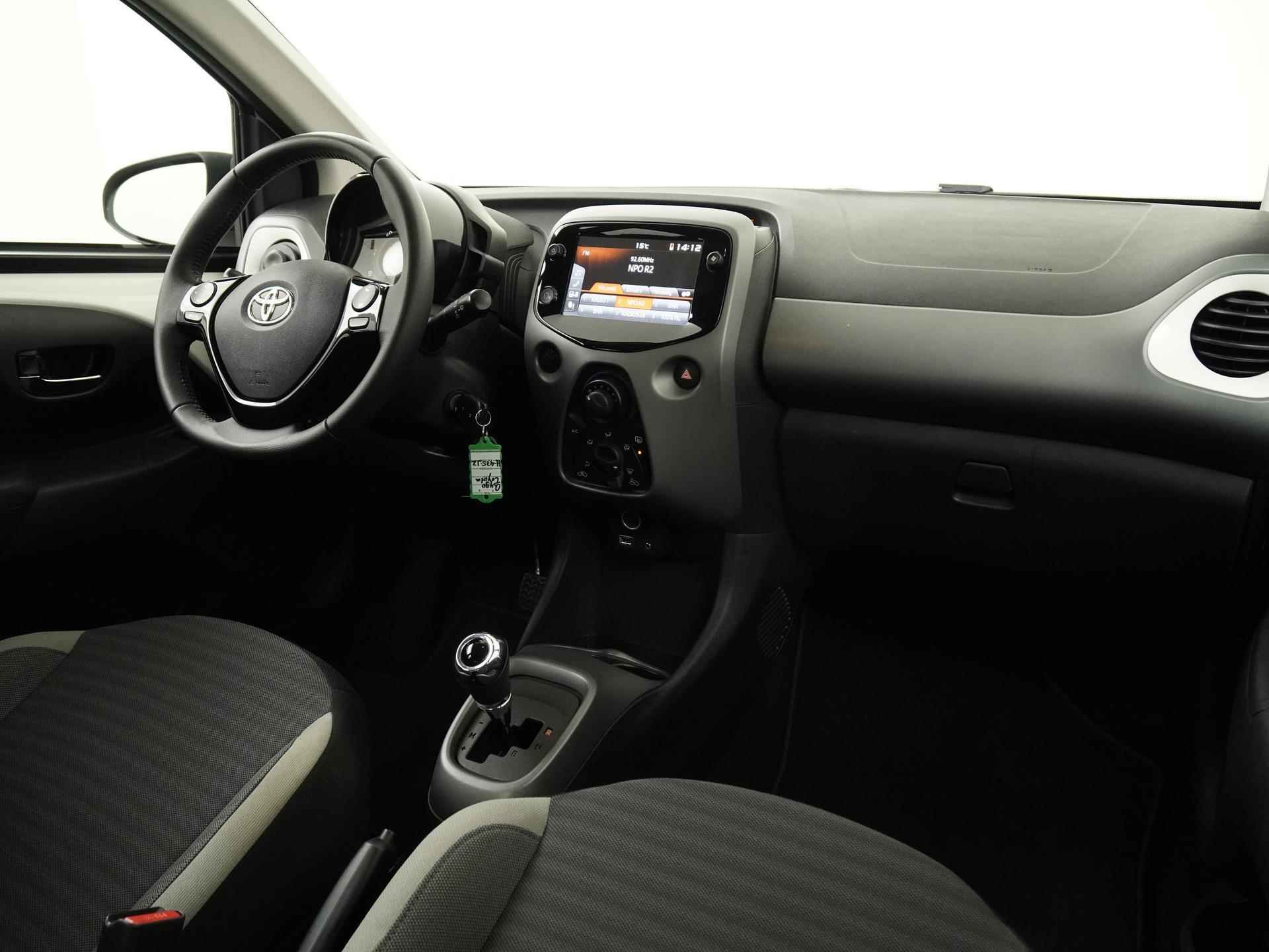 Toyota Aygo 1.0 VVT-i x-joy Automaat | Camera | Lichtmetalen Velgen | Zondag Open! - 2/32